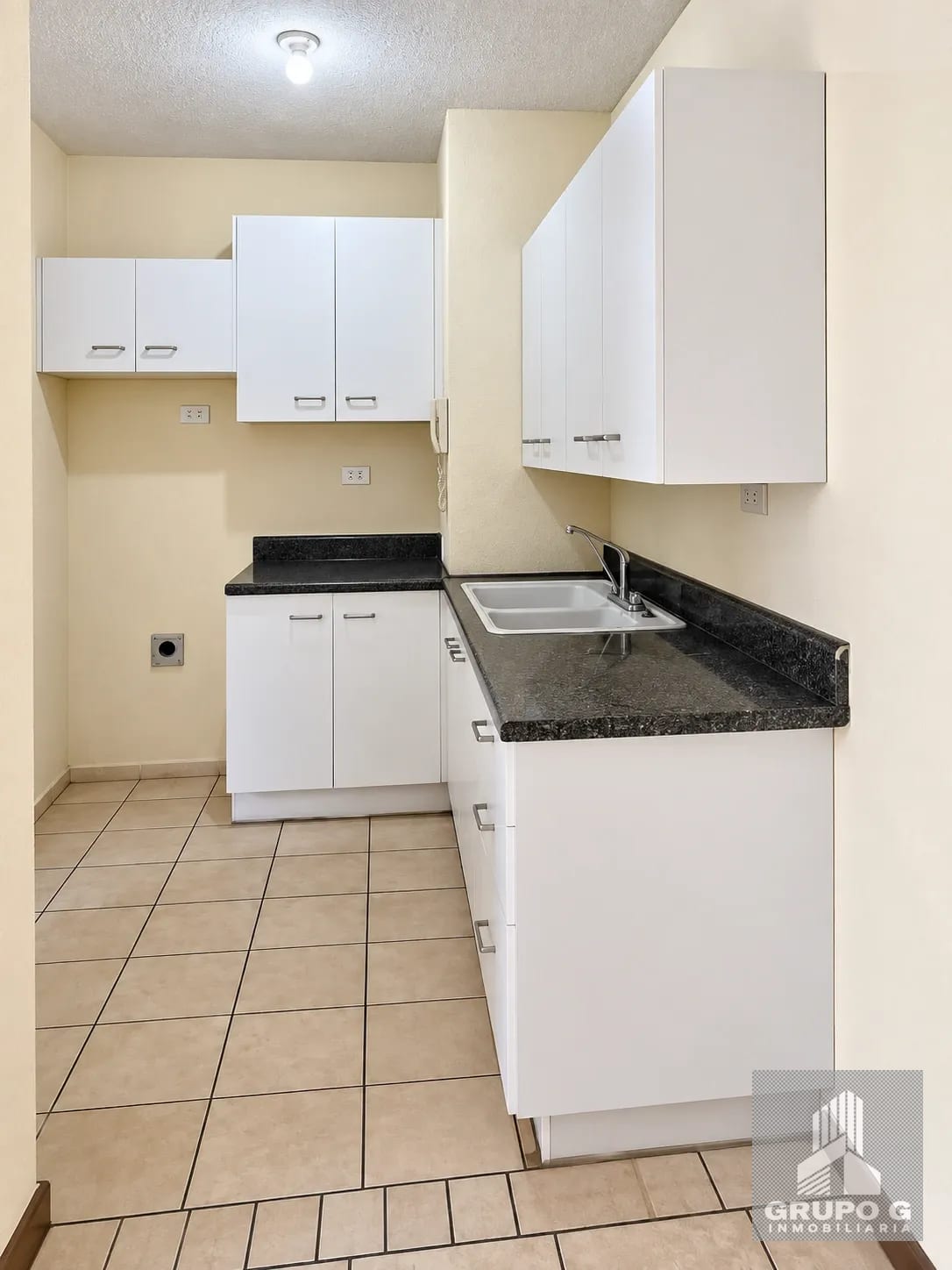 Apartamento en renta en Boulevard Acatán, Zona 16 — Apartamento en Alquiler en Zona 16, Guatemala, Ciudad — foto 1 de 10
