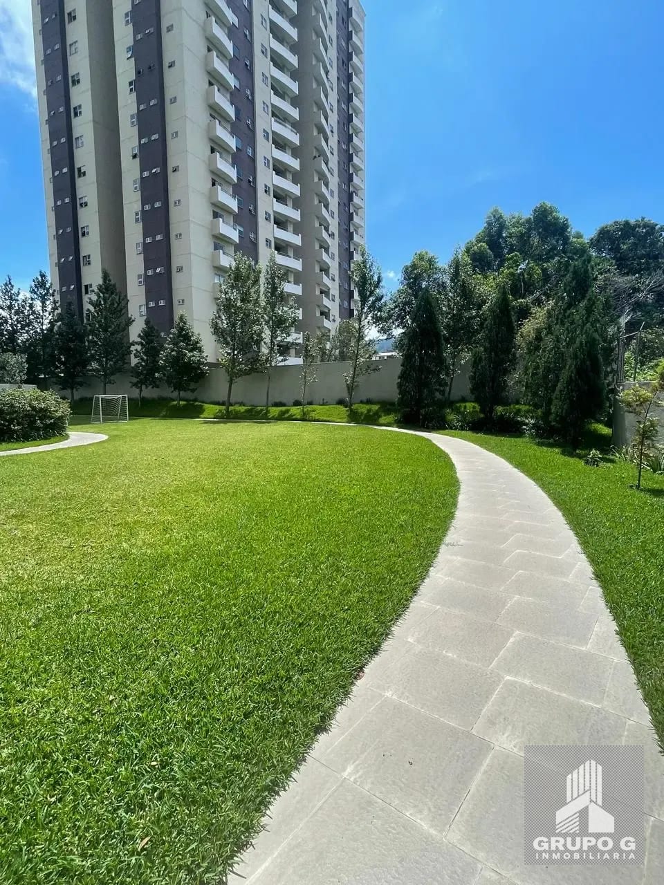 Apartamento en Renta en Zona 15 con Balcón — Apartamento en Alquiler en Zona 15, Guatemala, Ciudad — foto 1 de 12