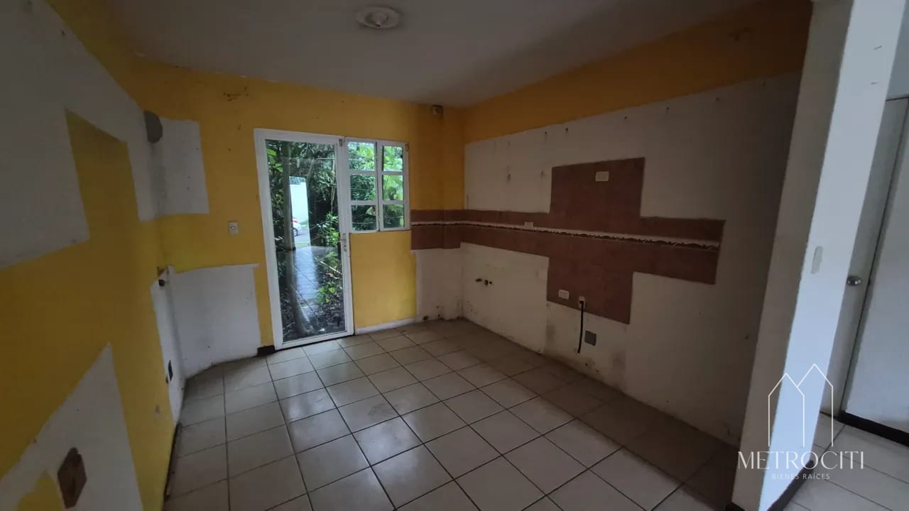 Se vende casa para remodelar en carretera a El Salvador — Casa en Venta en Carretera a El Salvador, Guatemala, Ciudad — foto 6 de 7