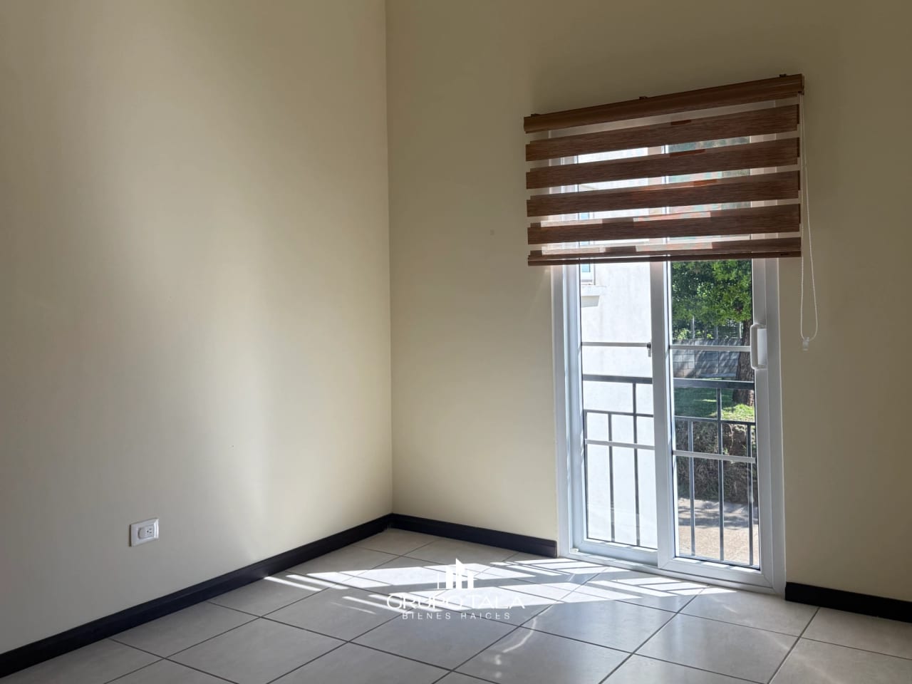 Linda Casa en Venta en zona 4 de Mixco, Condado Naranjo — Casa en Venta en Condado Naranjo, Zona 4 Mixco, Guatemala, Ciudad — foto 8 de 10