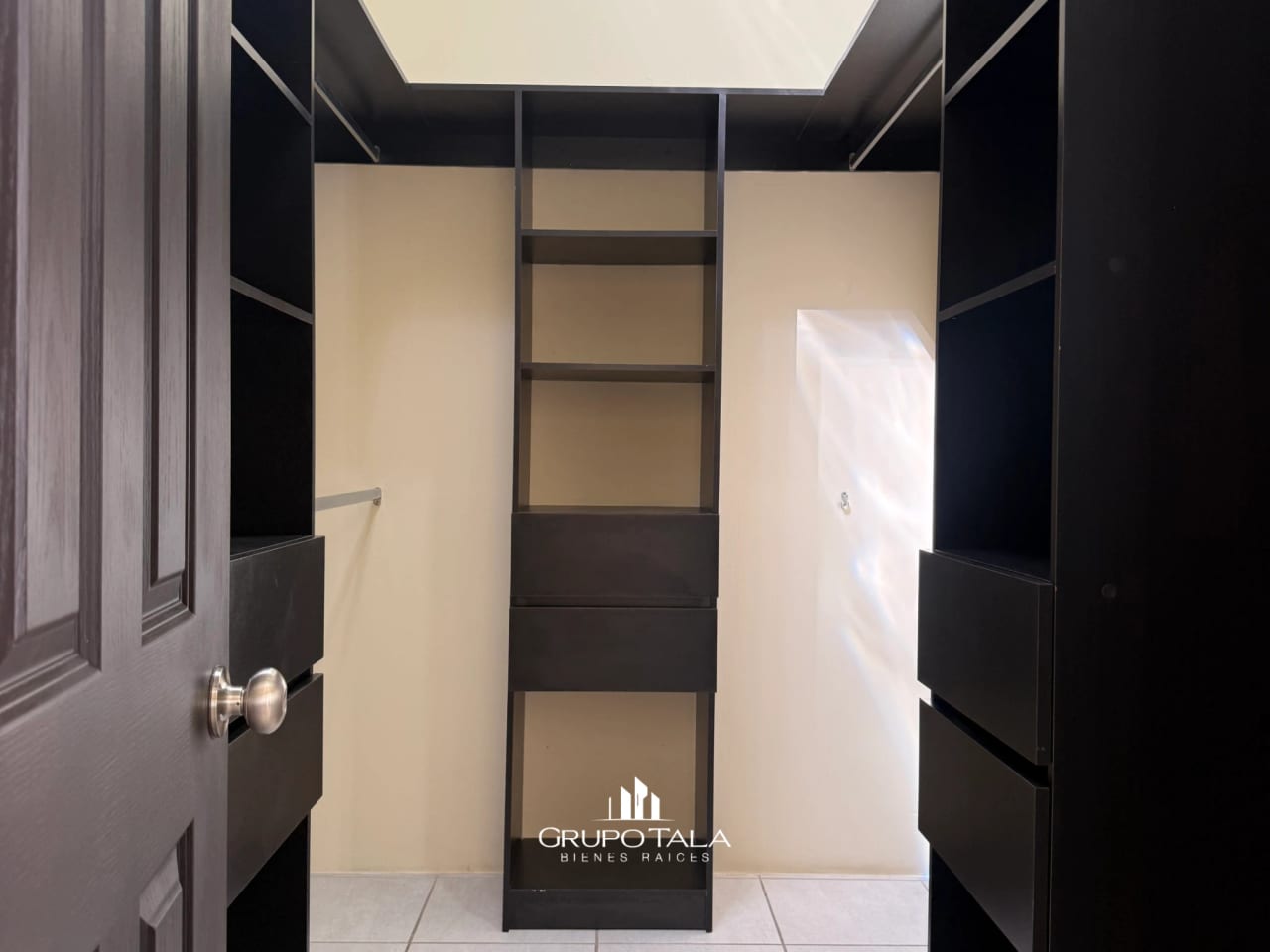 Linda Casa en Venta en zona 4 de Mixco, Condado Naranjo — Casa en Venta en Condado Naranjo, Zona 4 Mixco, Guatemala, Ciudad — foto 10 de 10