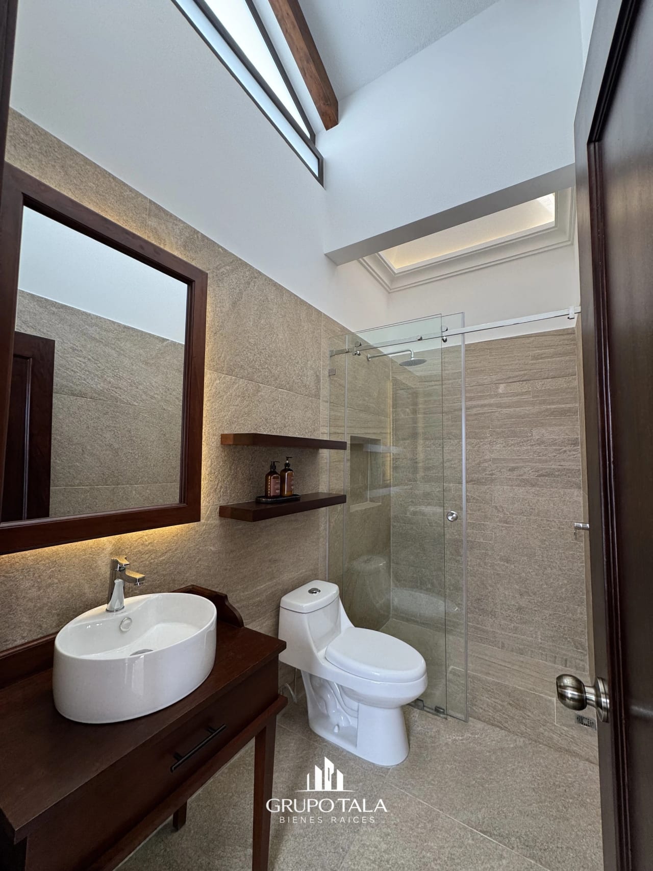 Bella casa en venta en Antigua Guatemala. — Casa en Venta en Antigua, Sacatepéquez — foto 11 de 13