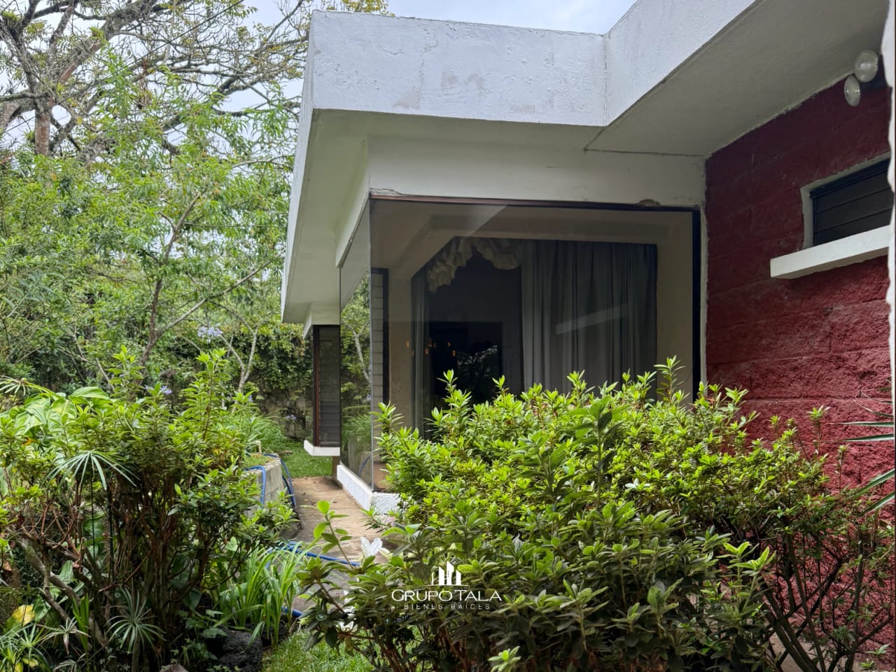 Hermosa casa en venta Carretara a Muxbal — Casa en Venta en Muxbal, Guatemala, Ciudad — foto 1 de 5