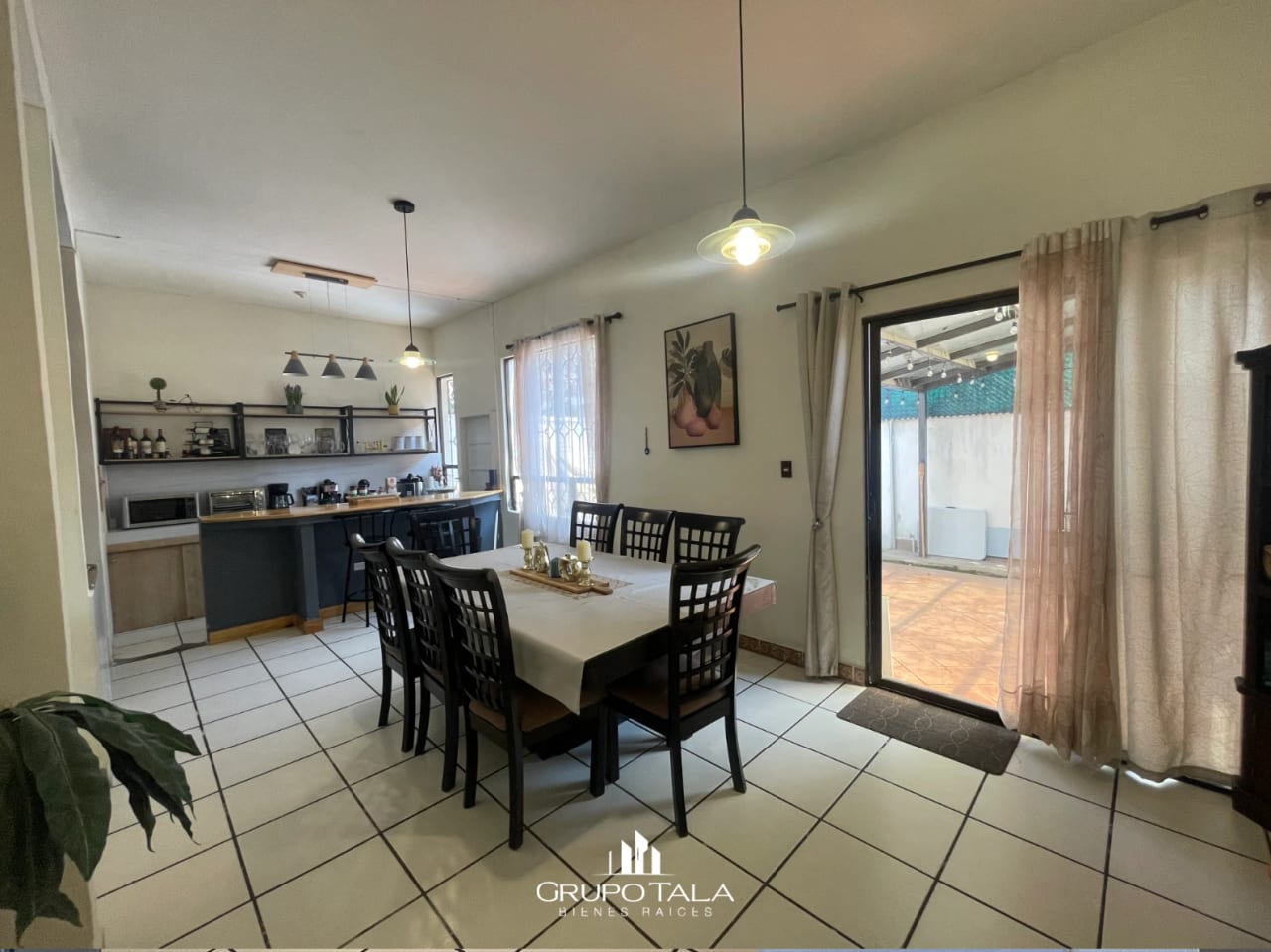 Bella Casa Amplia en Venta, zona 16 — Casa en Venta en Zona 16, Guatemala, Ciudad — foto 5 de 9