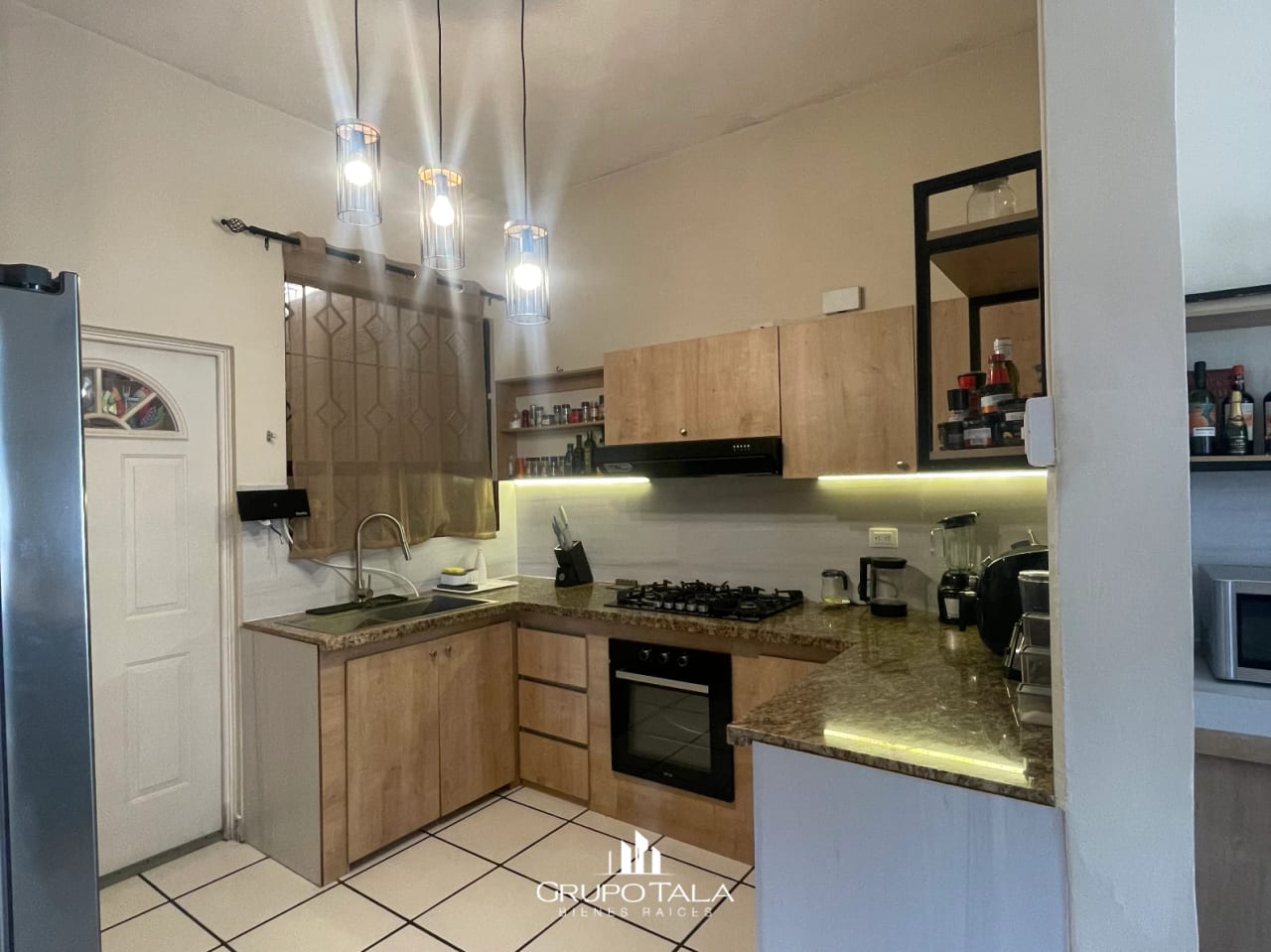 Bella Casa Amplia en Venta, zona 16 — Casa en Venta en Zona 16, Guatemala, Ciudad — foto 4 de 9