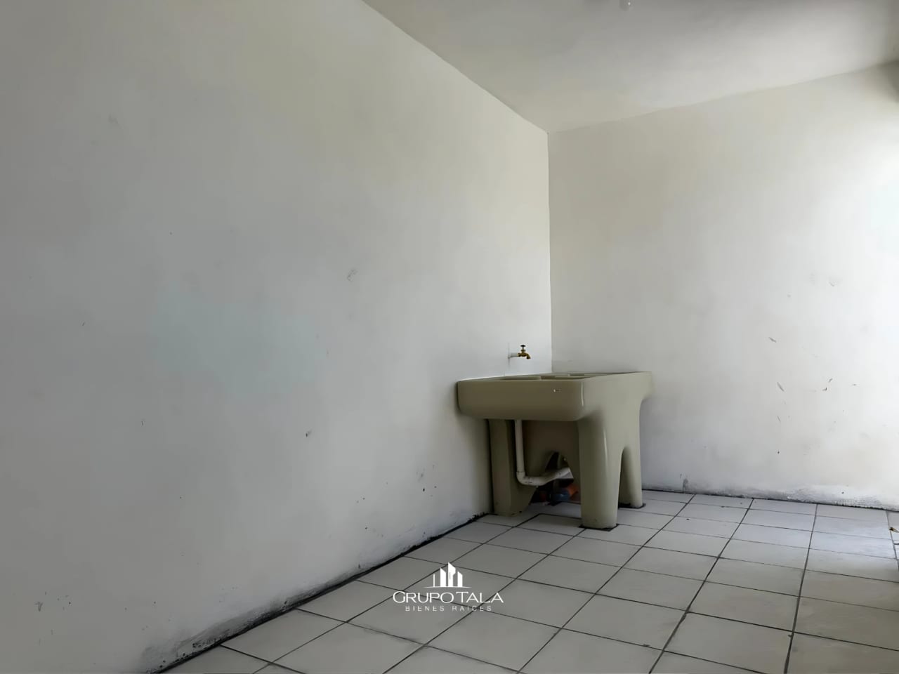 Amplio Edificio en Renta zona 4 🏢. — Edificio en Alquiler en Zona 4, Guatemala, Ciudad — foto 5 de 8