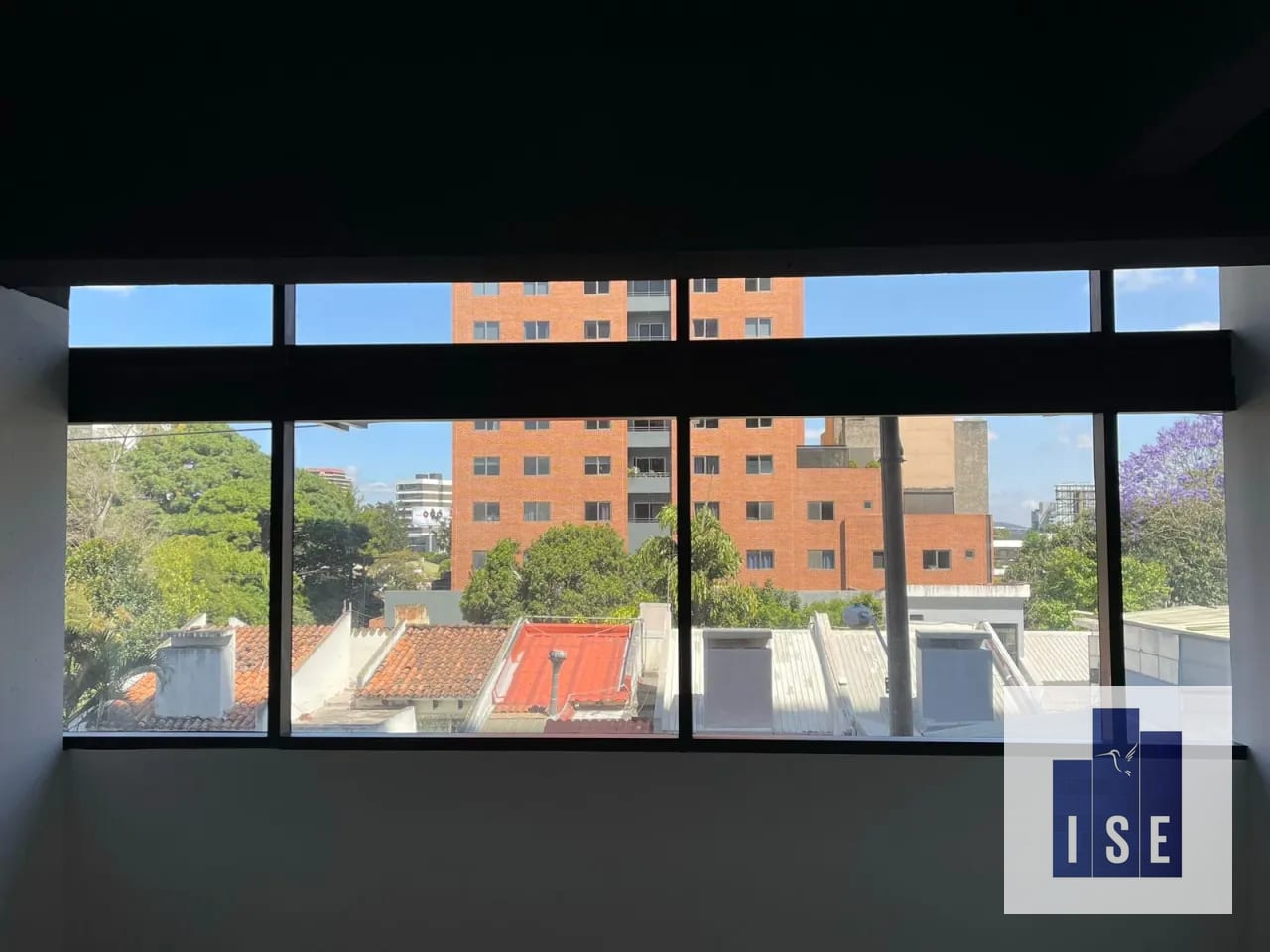 Oficina en renta edificio 01010 Z.10 — Oficina en Alquiler en Edificio 01010 (Cero Diez Diez), Zona 10, Guatemala, Ciudad — foto 5 de 15