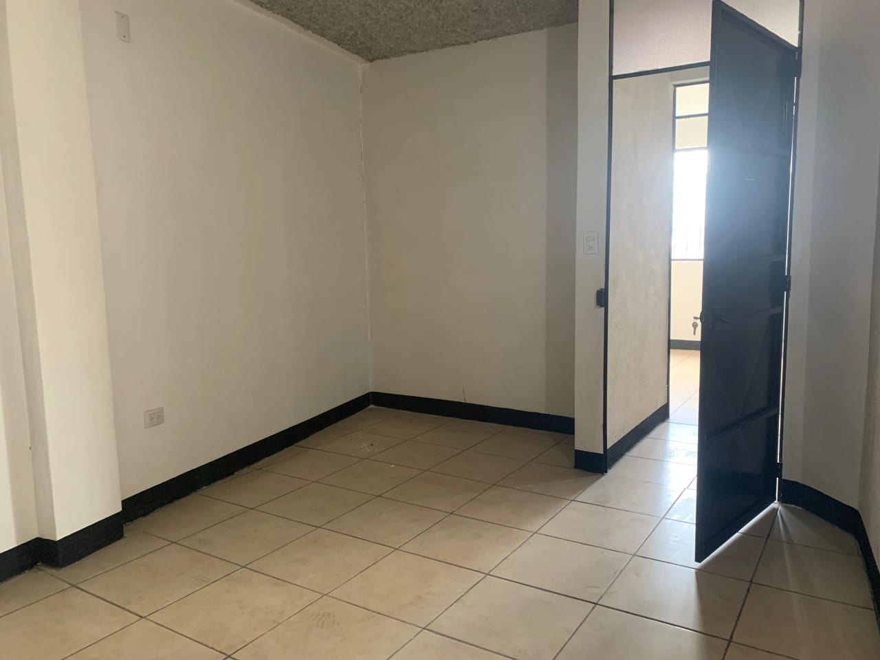 VENDO INMUEBLE DE USO MIXTO EN CALLE PRINCIPAL, CALLE MARTI ZONA 6 — Casa en Venta en Zona 2, Guatemala, Ciudad — foto 13 de 16