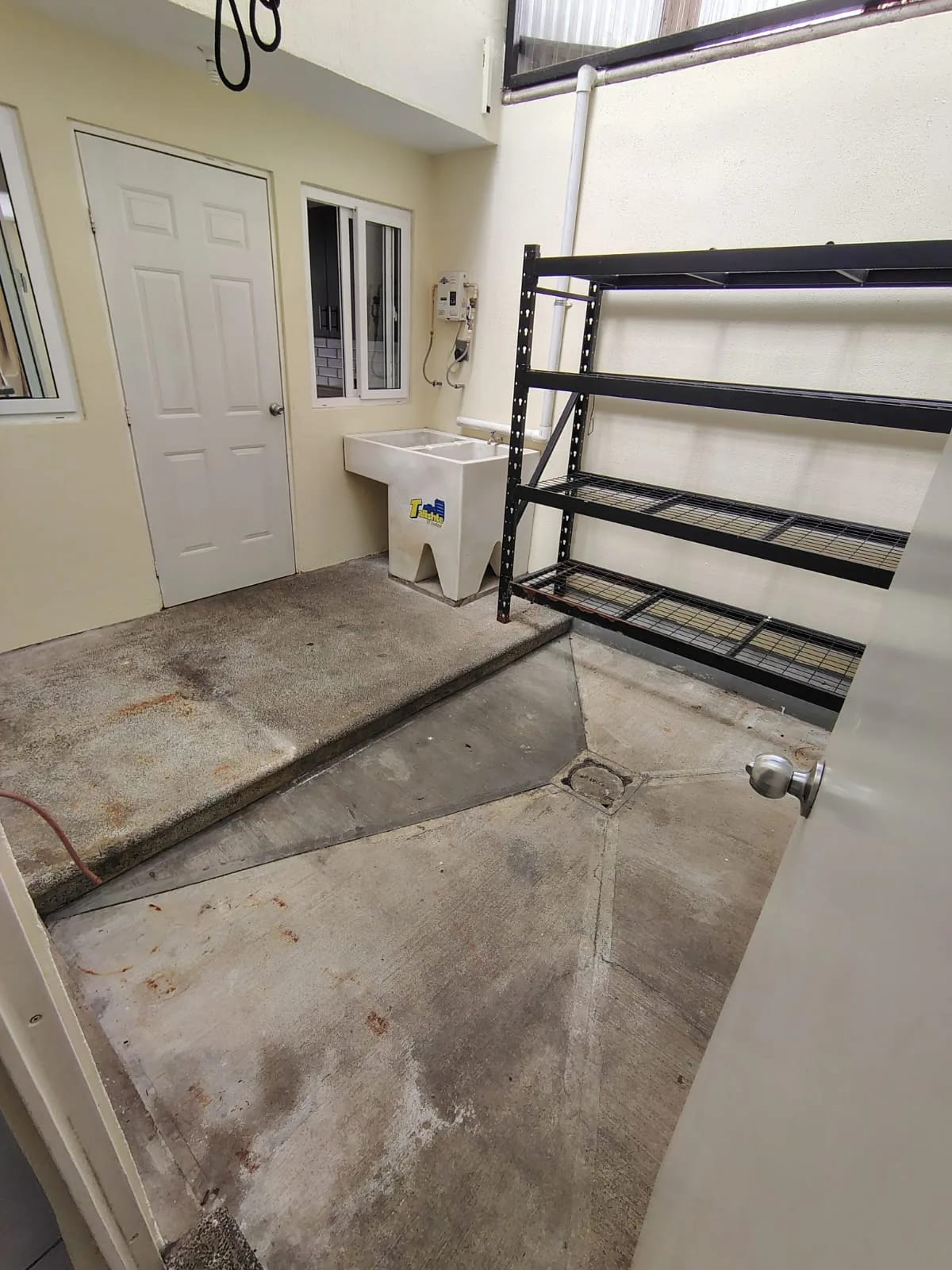 VENDO CASA EN COND. ALAMEDAS DE SANTO DOMINGO, KM 30.5 CAES — Casa en Venta en Carretera a El Salvador, Guatemala, Ciudad — foto 6 de 17
