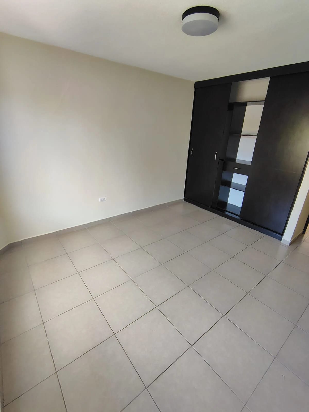 VENDO CASA EN COND. ALAMEDAS DE SANTO DOMINGO, KM 30.5 CAES — Casa en Venta en Carretera a El Salvador, Guatemala, Ciudad — foto 13 de 17