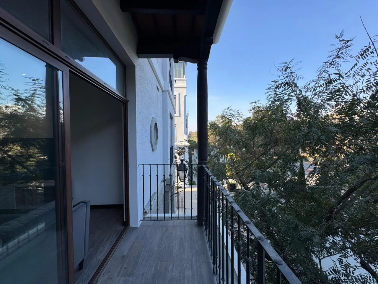 VENDO APARTAMENTO AMUEBLADO EN LIRIOS DE CAYALA ZONA 16 — Apartamento en Venta en Lirios de Cayalá I, Zona 16, Guatemala, Ciudad — foto 7 de 17