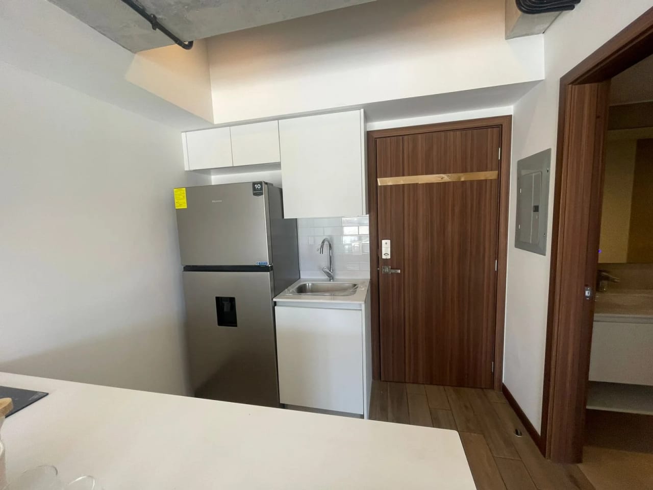 RENTO APARTAMENTO EN EDIFICIO INARA ZONA 4 — Oficina en Alquiler en Zona 4, Guatemala, Ciudad — foto 1 de 8