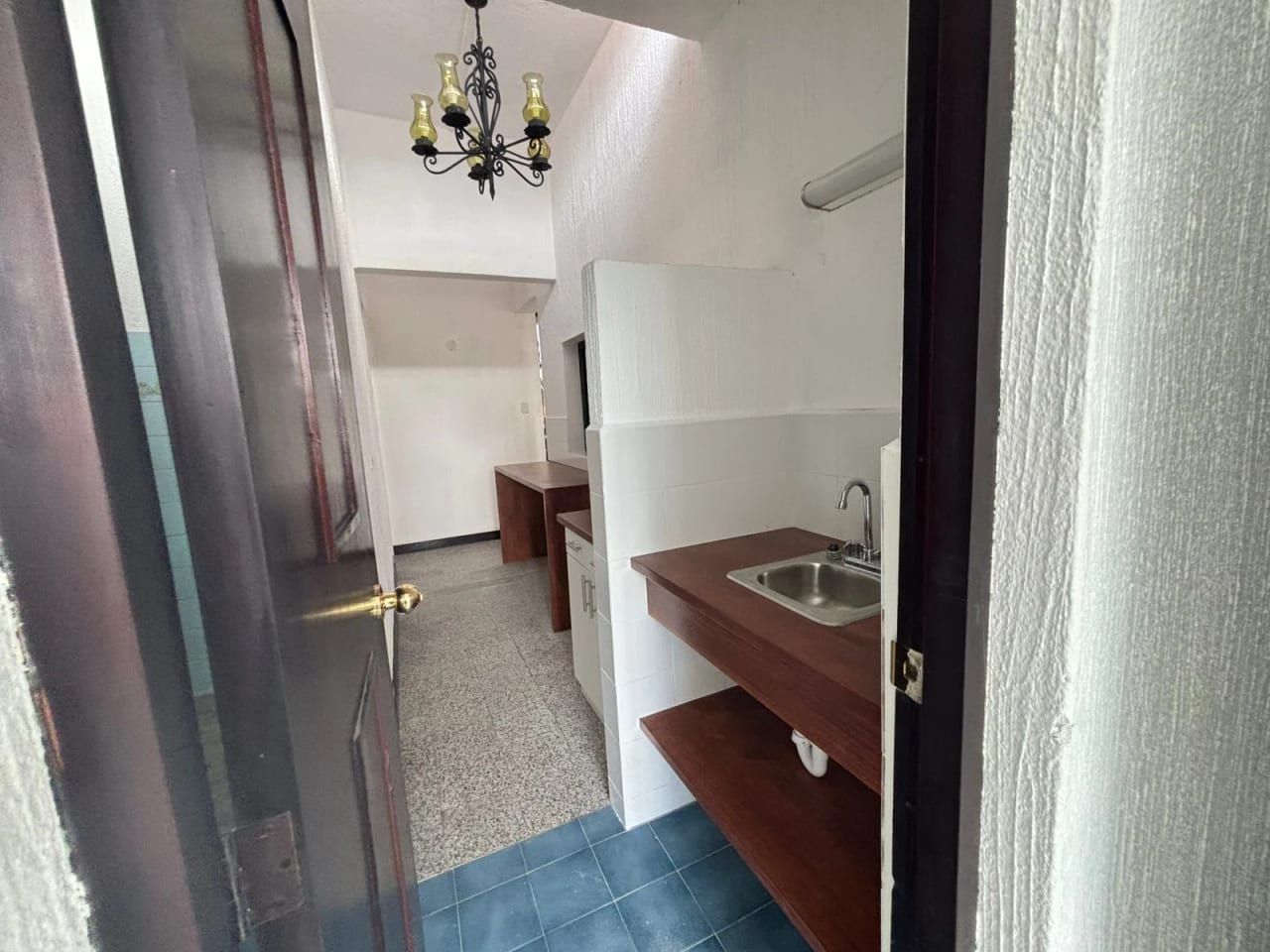 RENTO OFICINAS EN BARRIO LA RECOLECCIÓN ZONA 1 — Casa en Alquiler en Zona 1, Guatemala, Ciudad — foto 13 de 16