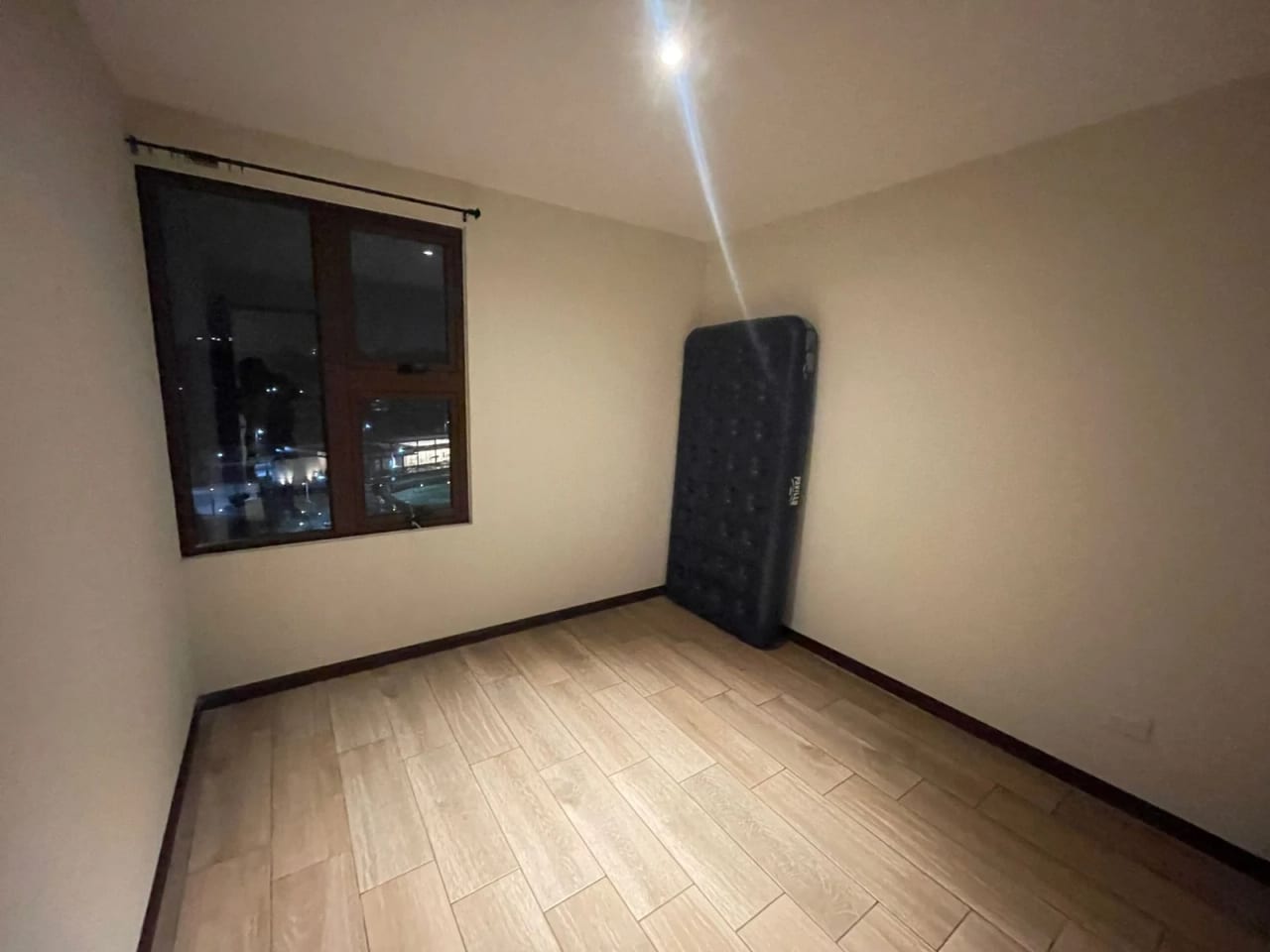 RENTO APARTAMENTO EN EDIFICIO SAN ISIDRO 2021 ZONA 16 — Apartamento en Alquiler en Zona 16, Guatemala, Ciudad — foto 5 de 11