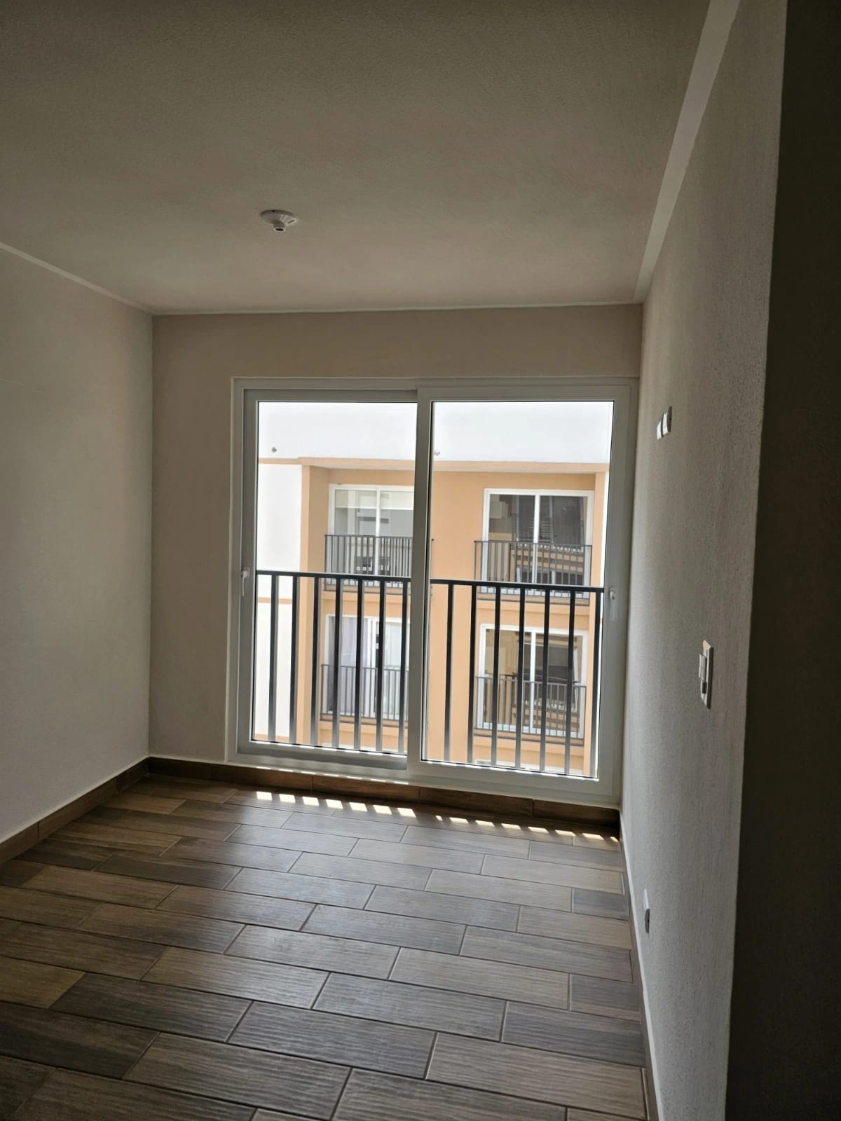 VENDO APARTAMENTO DE 3 HABS EN LARES 16 SAN GASPAR ZONA 16 — Apartamento en Venta en Zona 16, Guatemala, Ciudad — foto 9 de 11