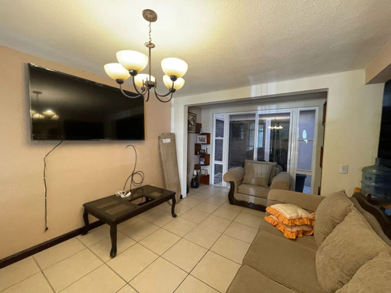 VENDO CASA EN RESIDENCIALES LOS OLIVOS ZONA 18 — Casa en Venta en Zona 18, Guatemala, Ciudad — foto 1 de 16