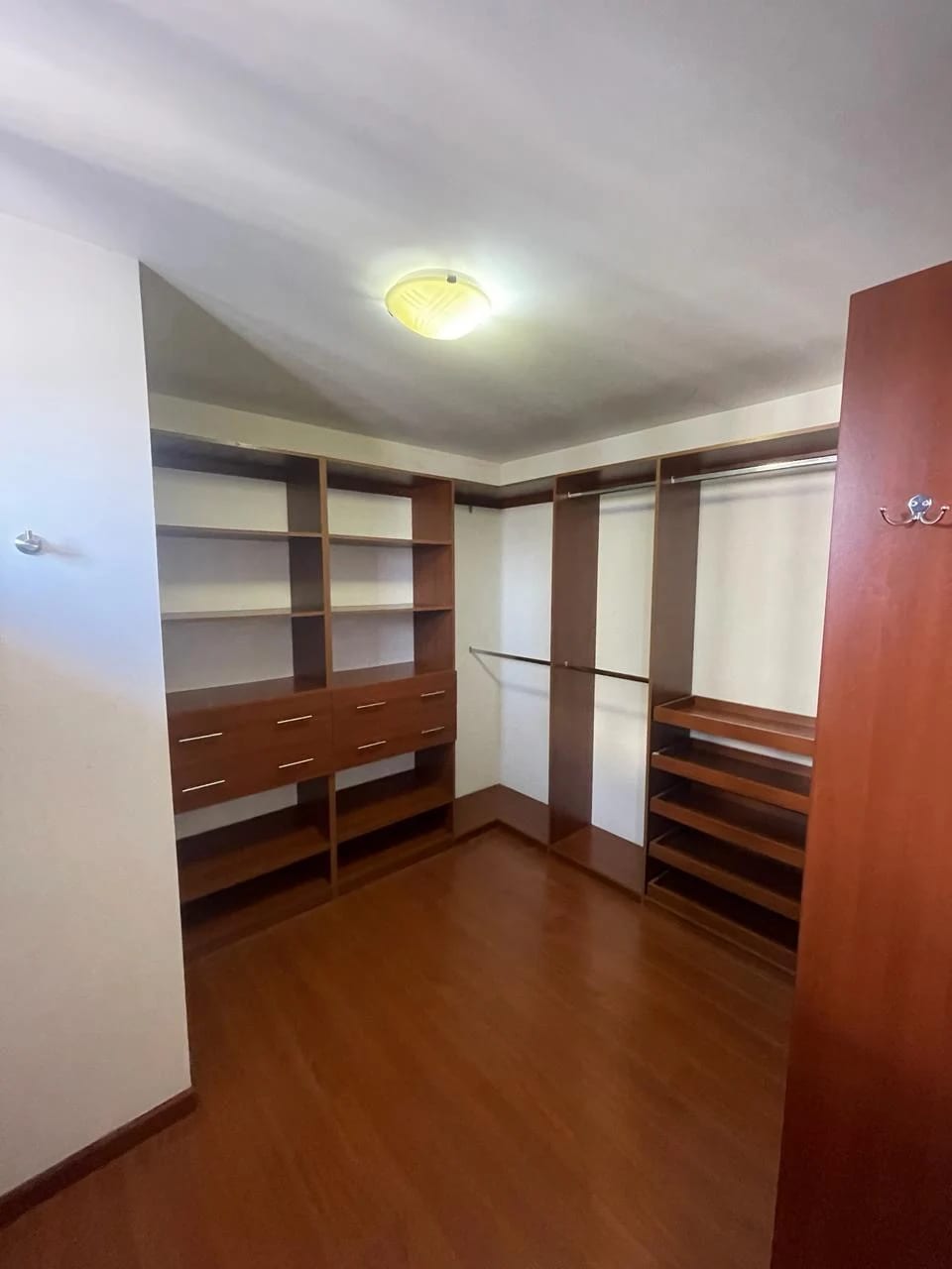 Rento Apartamento en Edificio Botticelli Zona 15 — Apartamento en Alquiler en Botticelli II, Zona 15, Guatemala, Ciudad — foto 10 de 15