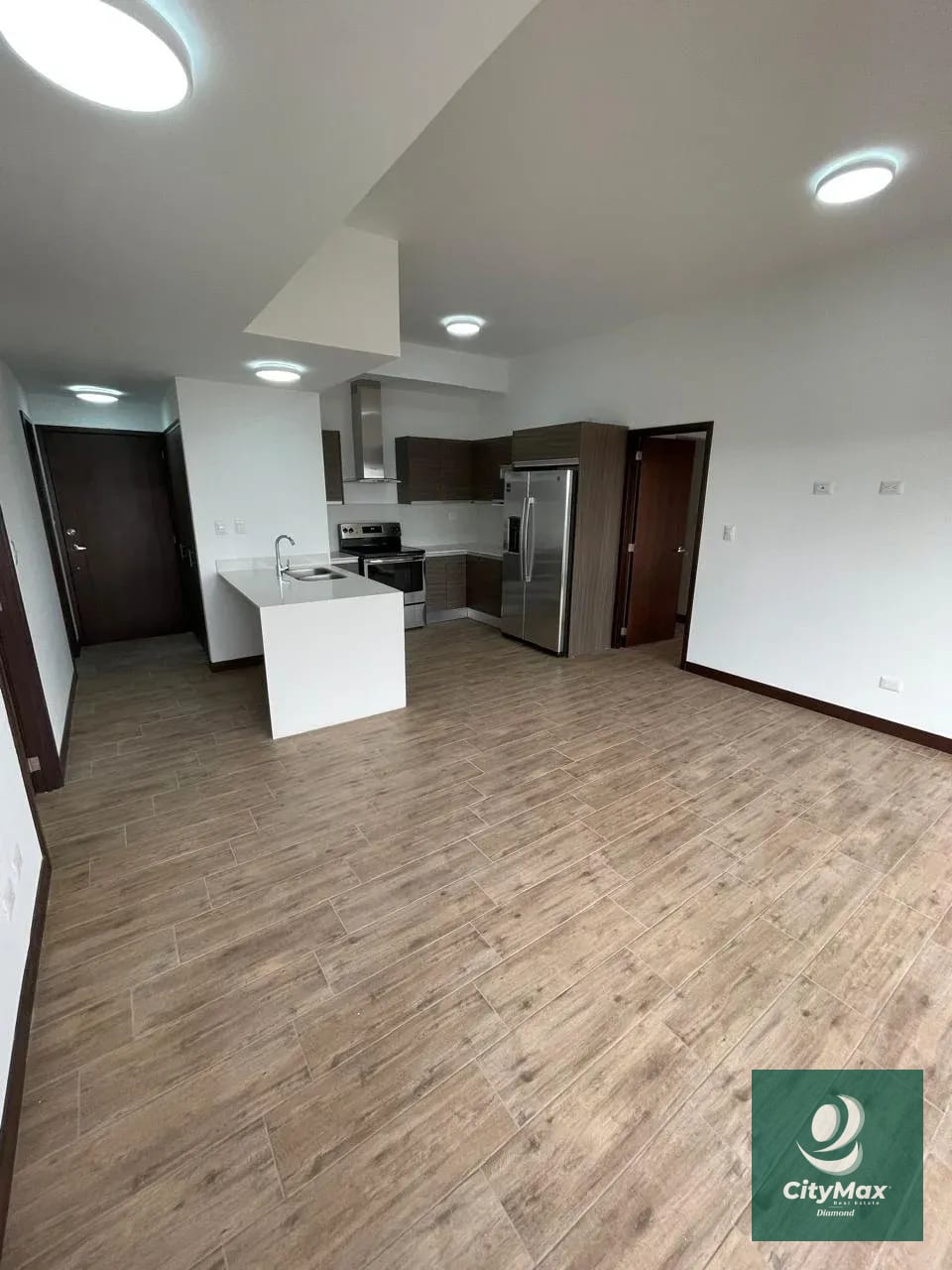 APARTAMENTO EN RENTA EN ZONA 10 — Apartamento en Alquiler en Casalini Los Arcos, Zona 10, Guatemala, Ciudad — foto 9 de 10