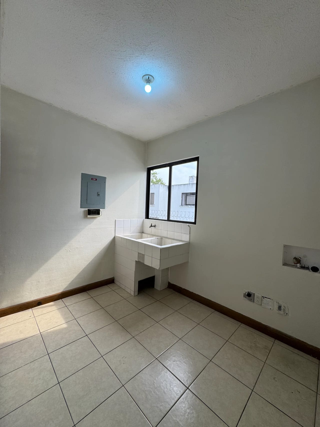 Casa en renta condominio Zona 16 Blvd Acatán — Apartamento en Alquiler en Zona 16, Guatemala, Ciudad — foto 9 de 17