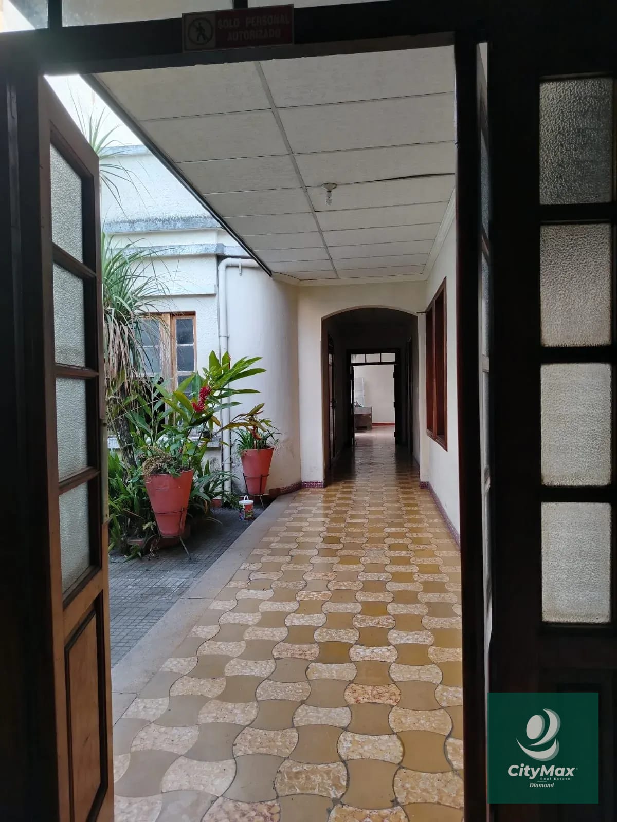 Casa en renta en zona 1 para uso de oficinas — Casa en Alquiler en Zona 1, Guatemala, Ciudad — foto 1 de 11