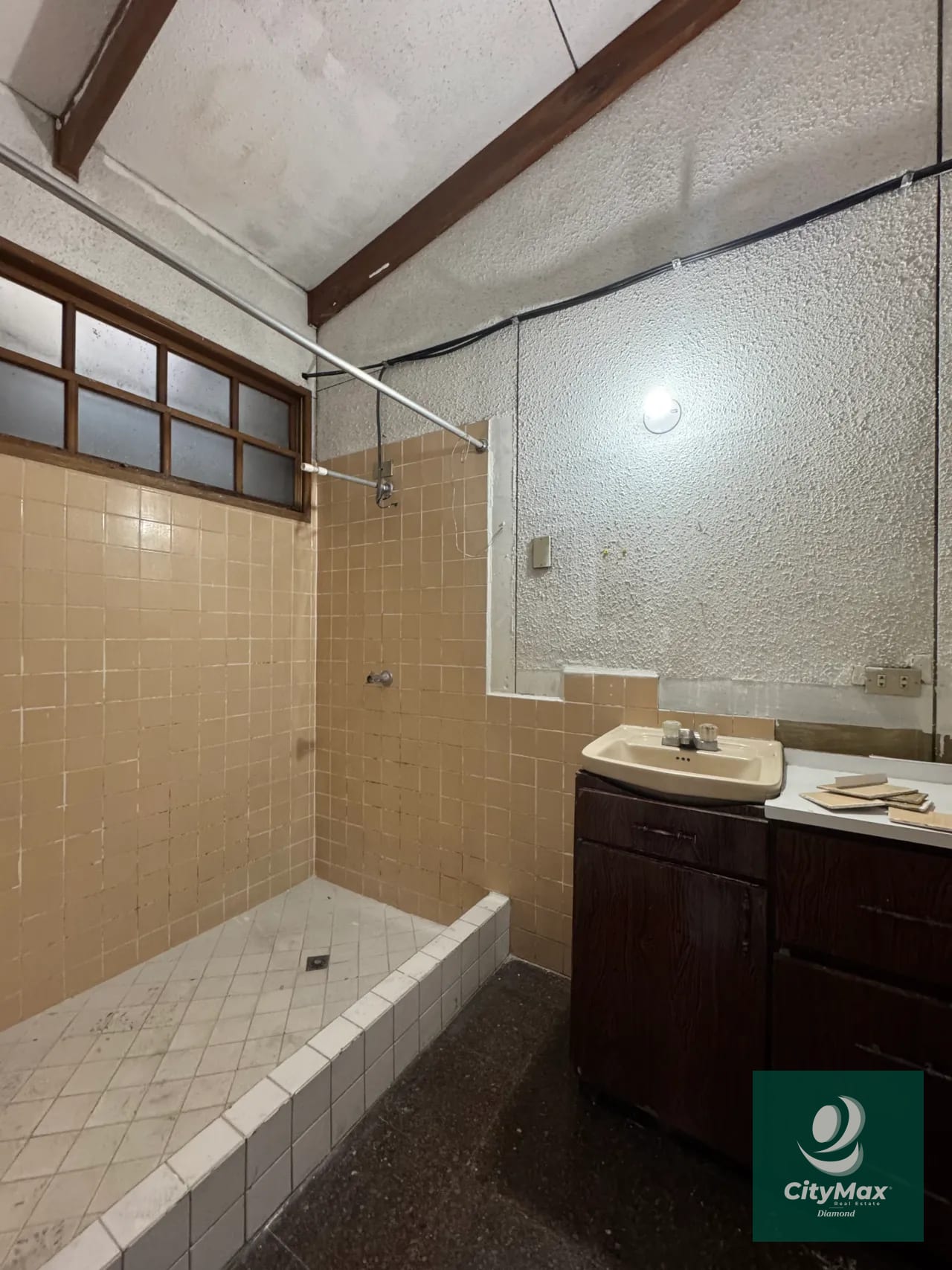 Casa en renta para oficinas zona 9 — Casa en Alquiler en Zona 9, Guatemala, Ciudad — foto 5 de 15