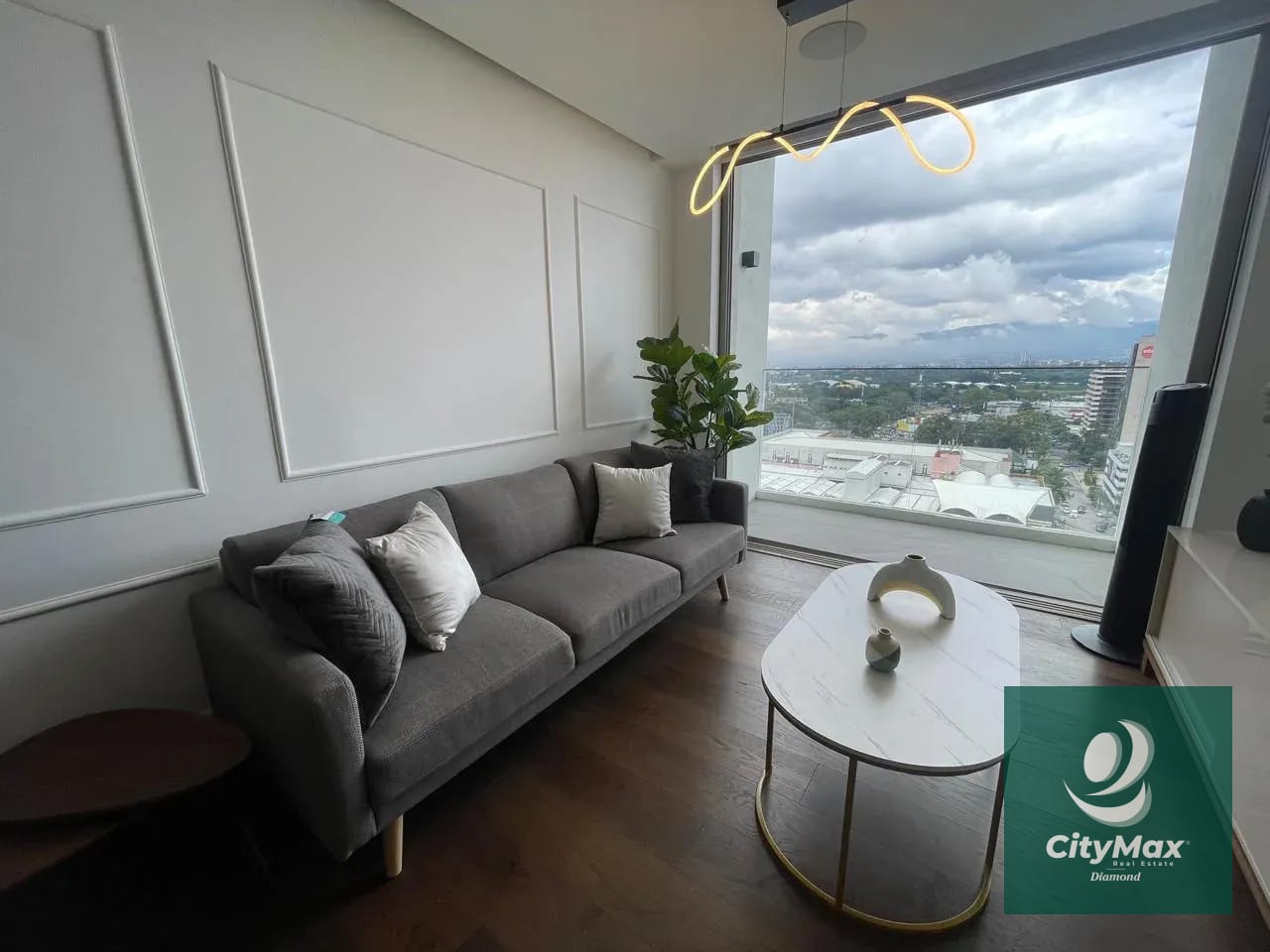 Apartamento Amueblado en Renta en Zona 10 — Apartamento en Alquiler en Zona 10, Guatemala, Ciudad — foto 1 de 16