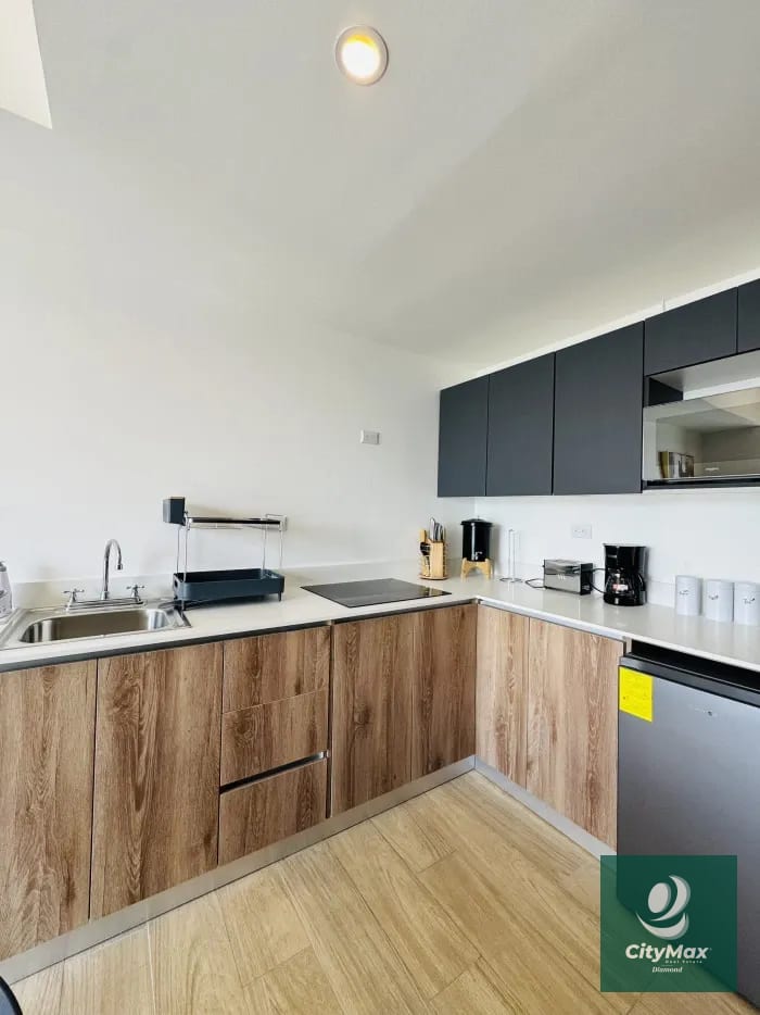 Apartamento amueblado en renta zona 10 — Apartamento en Alquiler en Zona 10, Guatemala, Ciudad — foto 9 de 11