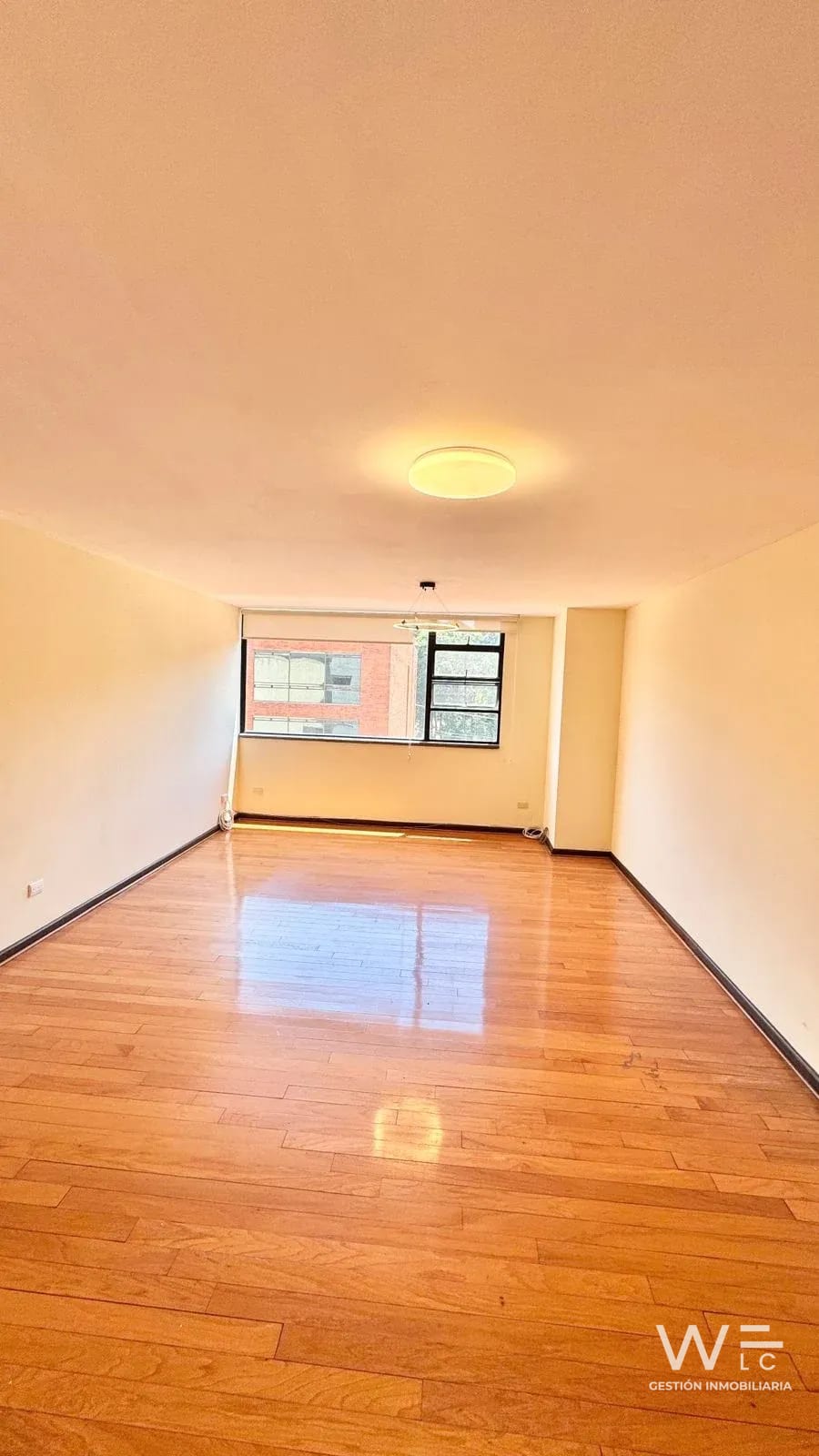 Alquilo Apartamento Zona 14 Excelente Ubicacion — Apartamento en Alquiler en Zona 14, Guatemala, Ciudad — foto 2 de 14