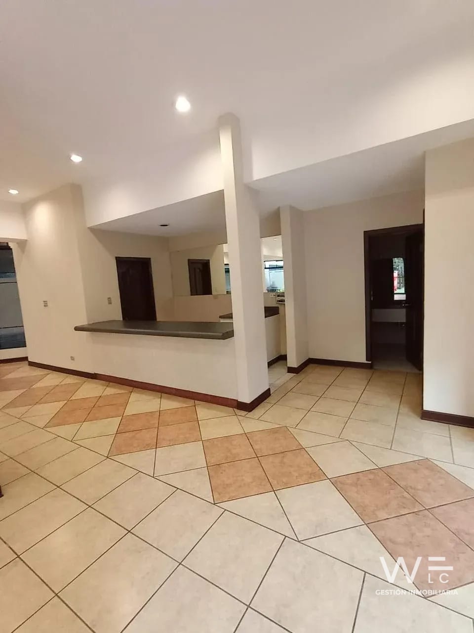 Apartamento Amueblado en Renta Zona 14 — Apartamento en Alquiler en Zona 14, Guatemala, Ciudad — foto 15 de 17