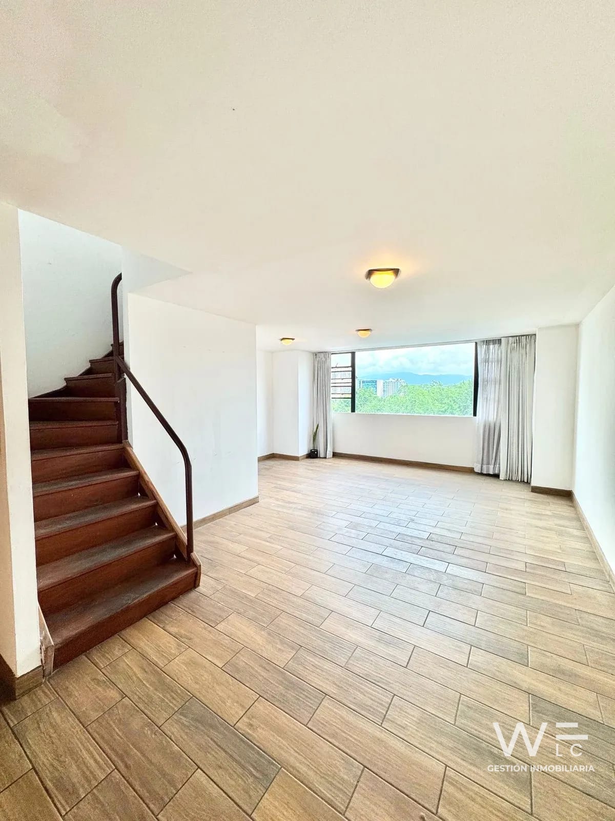 Apartamento Tipo Loft en Renta Zona 14 — Apartamento en Alquiler en Zona 14, Guatemala, Ciudad — foto 2 de 9