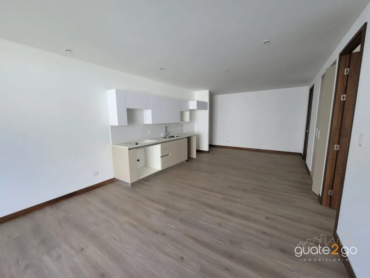 Excelente precio a una cuadra Av Las Americas — Apartamento en Venta en Artis, Zona 13, Guatemala, Ciudad — foto 2 de 17