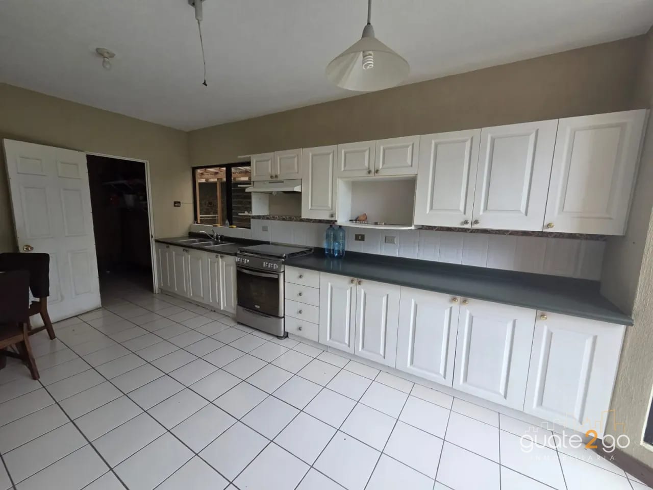 Bonita casa con amplio jardin en Los Manantiales Km 19 CAES — Casa en Venta en Carretera a El Salvador, Guatemala, Ciudad — foto 6 de 15