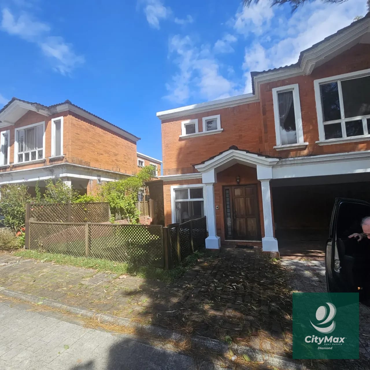 Venta de Casa en Condominio Santiago de Compostela km. 19 Carretera al Salvador — Casa en Venta en Santiago de Compostela, Carretera a El Salvador, Guatemala, Ciudad — foto 1 de 17