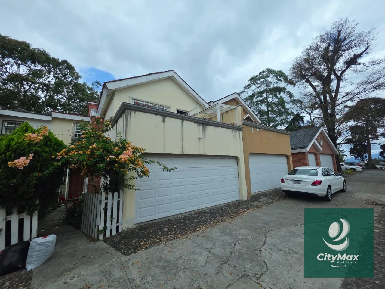 Casa en Venta en Lomas de San Nicolas Zona 16 — Casa en Venta en Zona 16, Guatemala, Ciudad — foto 1 de 16