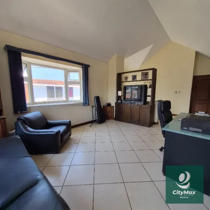 Casa de esquina en Venta Km 18 Carretera a El Salvador — Casa en Venta en km 16-20, Carretera a El Salvador, Guatemala, Ciudad — foto 7 de 17