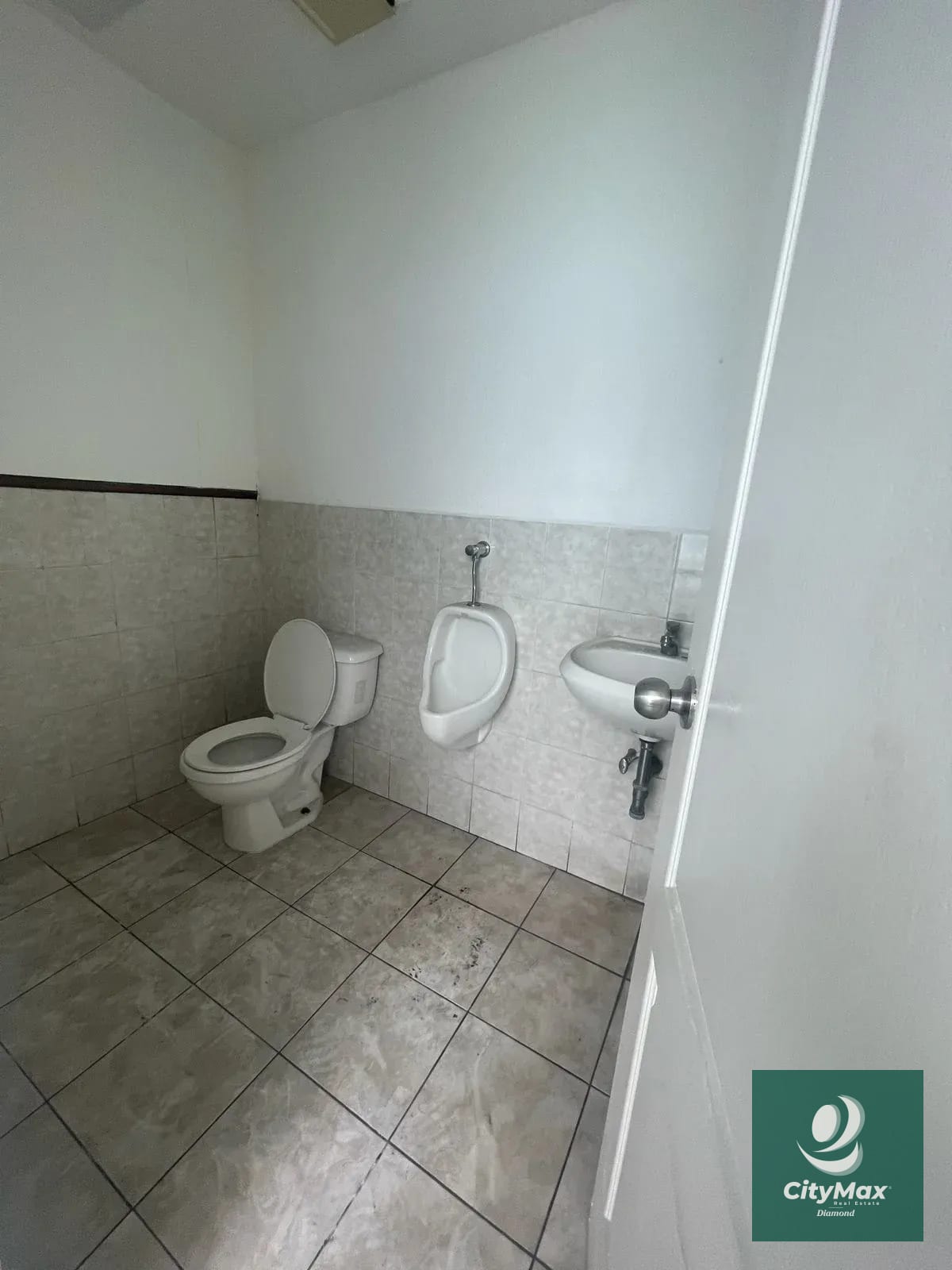 Oficina en Renta en Edificio Zona 9 Ciudad de Guatemala — Oficina en Alquiler en Zona 9, Guatemala, Ciudad — foto 4 de 13