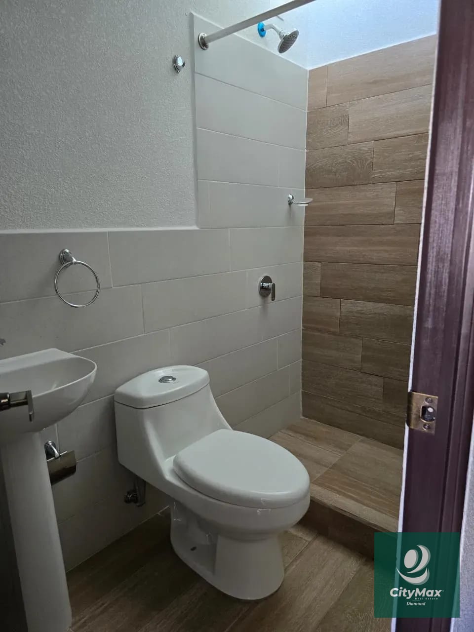 Casa dentro de Condominio en Renta en San José Pinula — Casa en Alquiler en Valles de Navarra, San José Pinula, Guatemala, Ciudad — foto 13 de 17