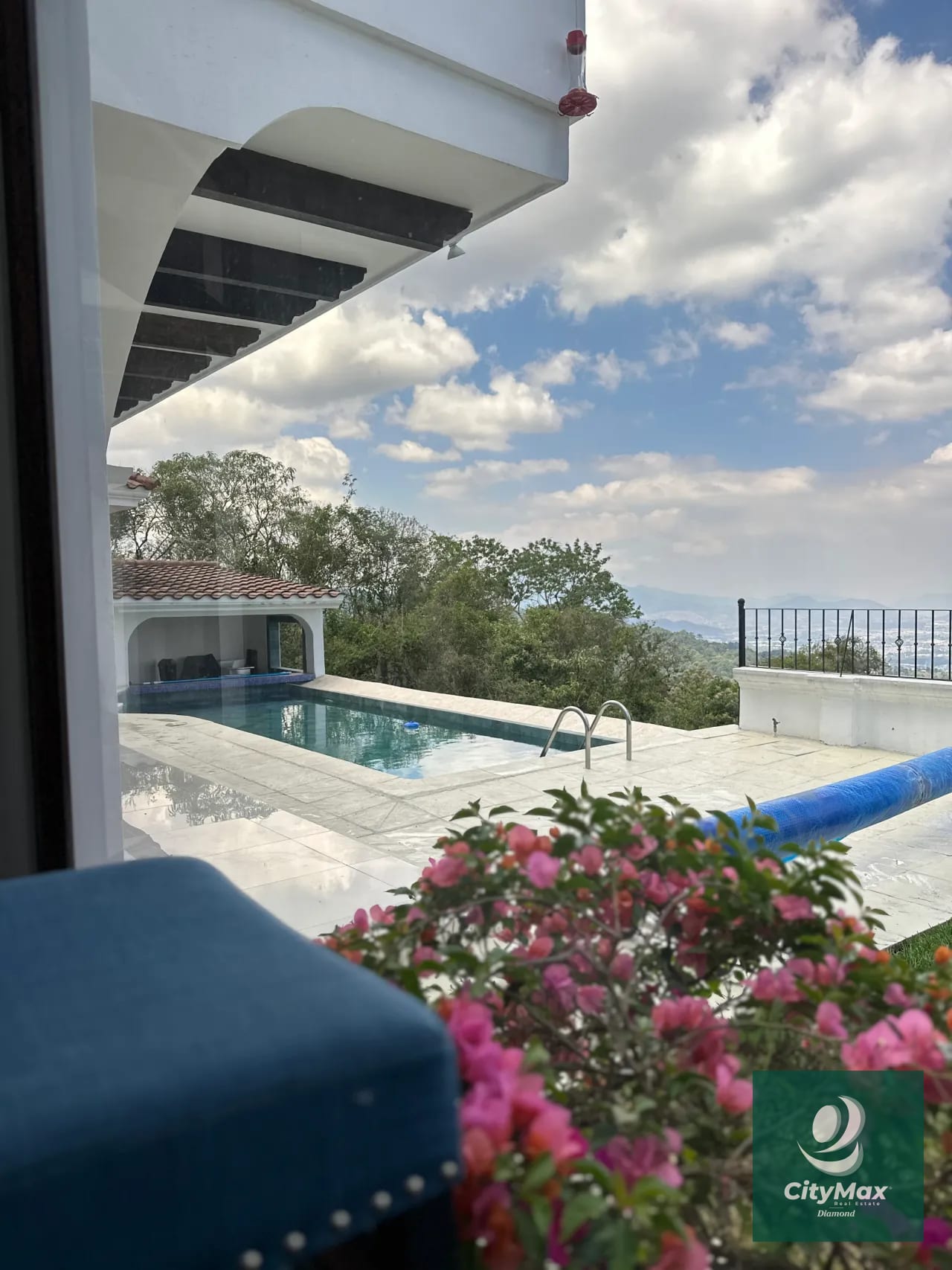 Casa de Lujo y Vistas Top en Venta en Montebello CAES — Casa en Venta en Santa Catarina Pinula, Guatemala, Ciudad — foto 12 de 16
