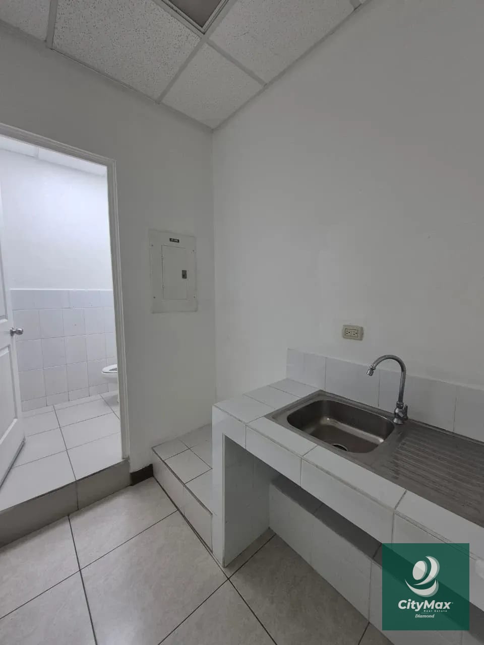 Oficina en Renta Zona Pradera Torre 3 — Oficina en Alquiler en Zona Pradera, Zona 10, Guatemala, Ciudad — foto 4 de 15