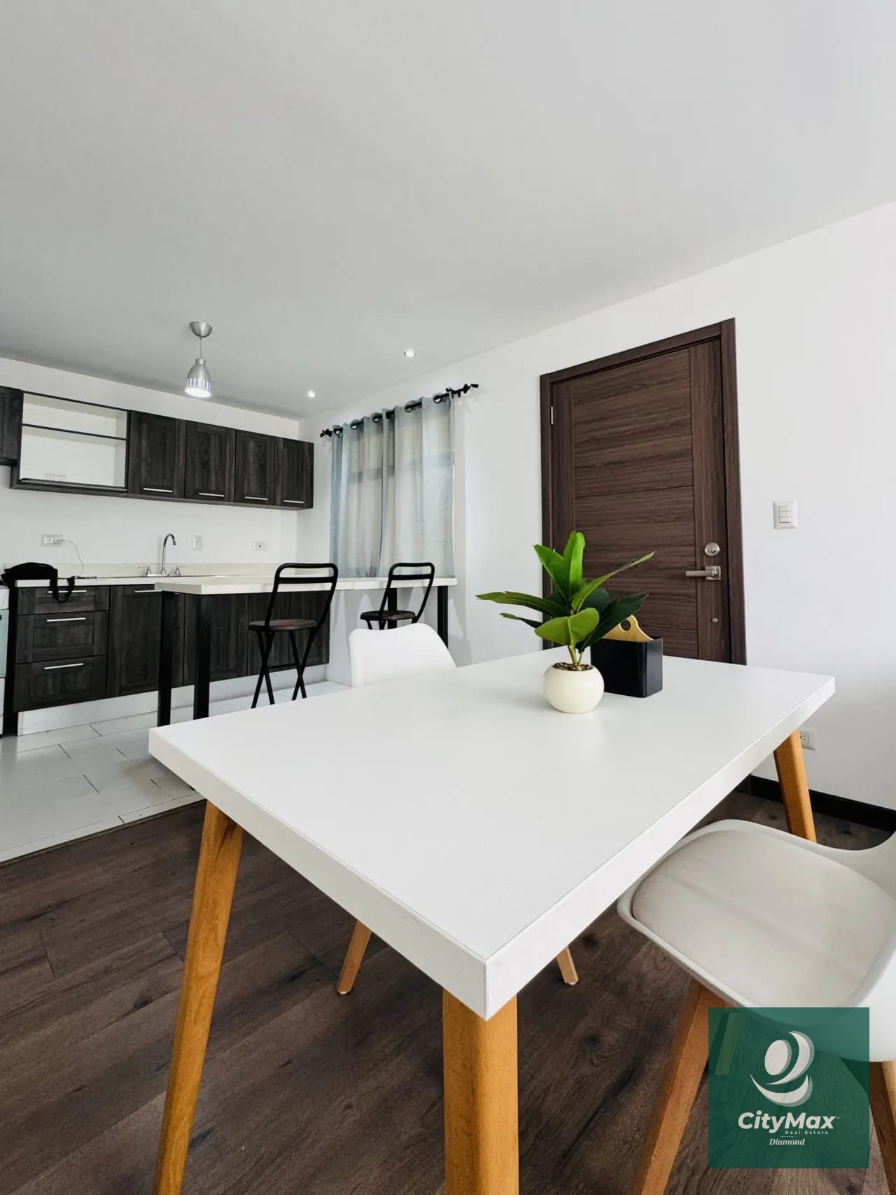 Apartamento Amueblado en Renta en Di Fiori Zona 7 Guatemala — Apartamento en Alquiler en Di Fiori, Zona 7, Guatemala, Ciudad — foto 3 de 13