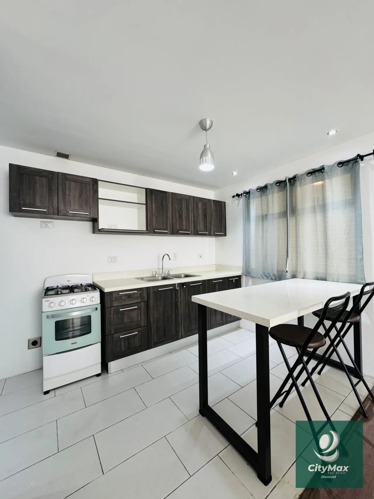 Apartamento Amueblado en Renta en Di Fiori Zona 7 Guatemala — Apartamento en Alquiler en Di Fiori, Zona 7, Guatemala, Ciudad — foto 5 de 13