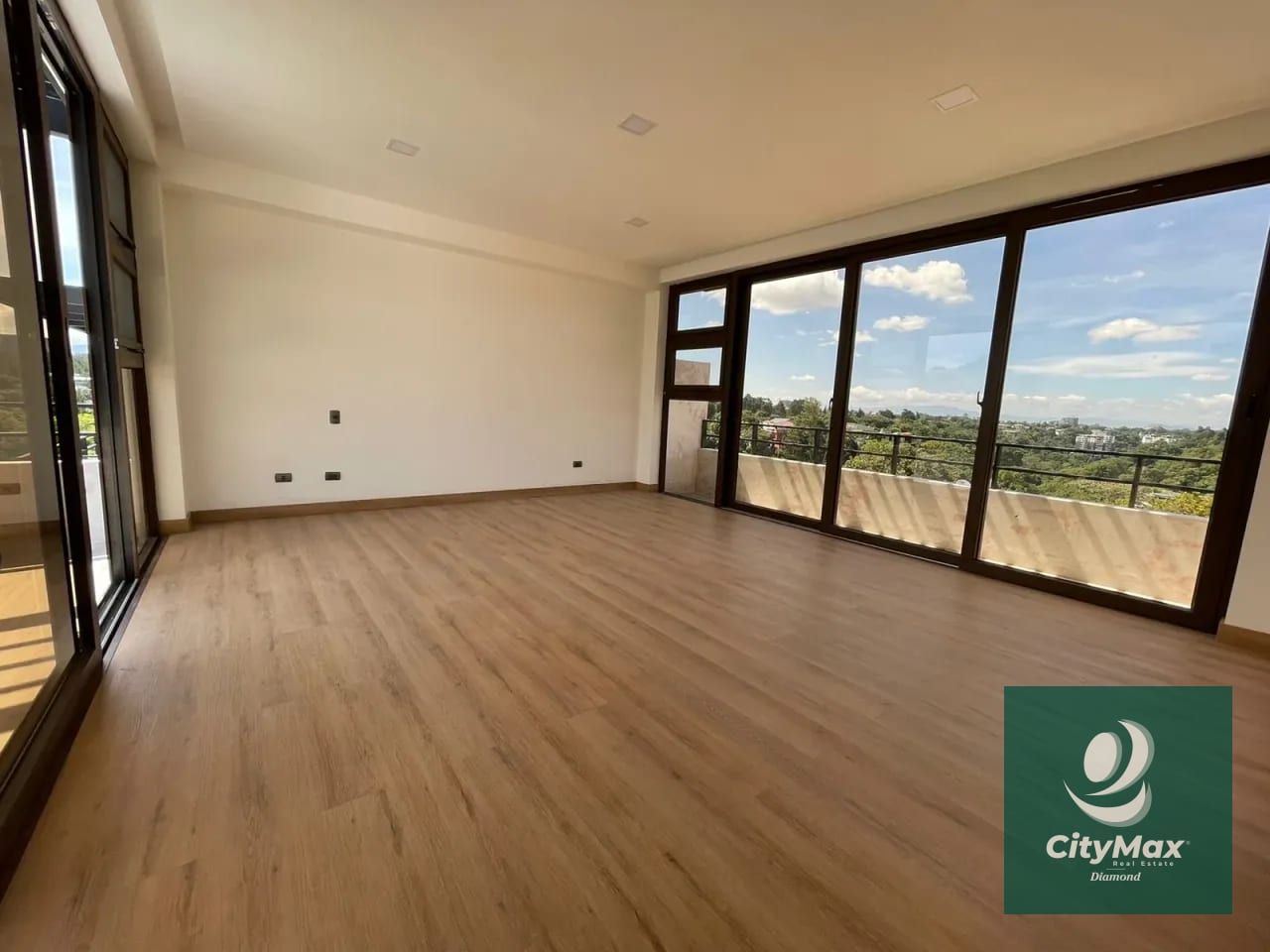 Casa dentro de Condominio en Venta en Zona 15 La Isla — Casa en Venta en Zona 15, Guatemala, Ciudad — foto 2 de 17