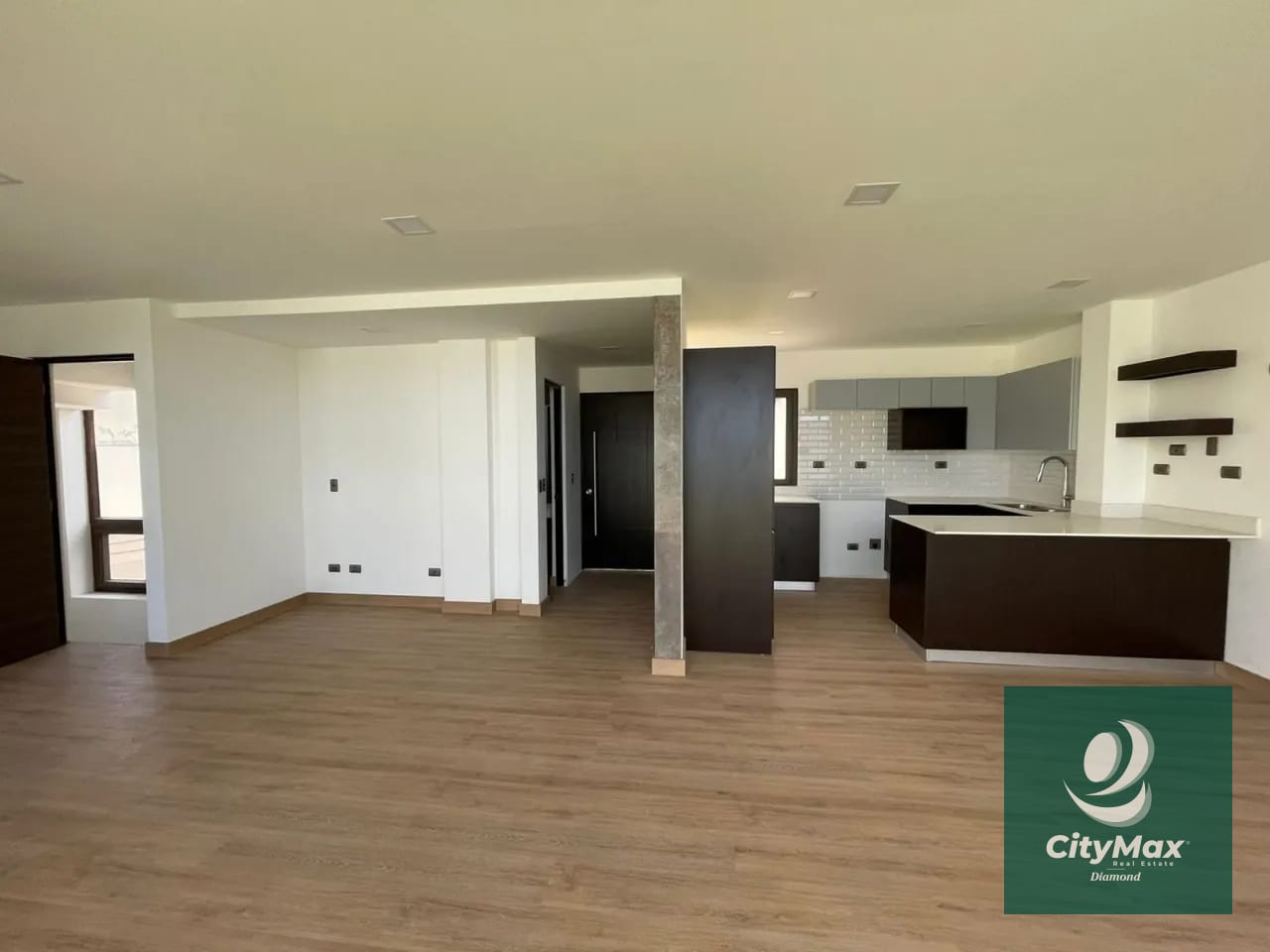 Casa dentro de Condominio en Venta en Zona 15 La Isla — Casa en Venta en Zona 15, Guatemala, Ciudad — foto 1 de 17