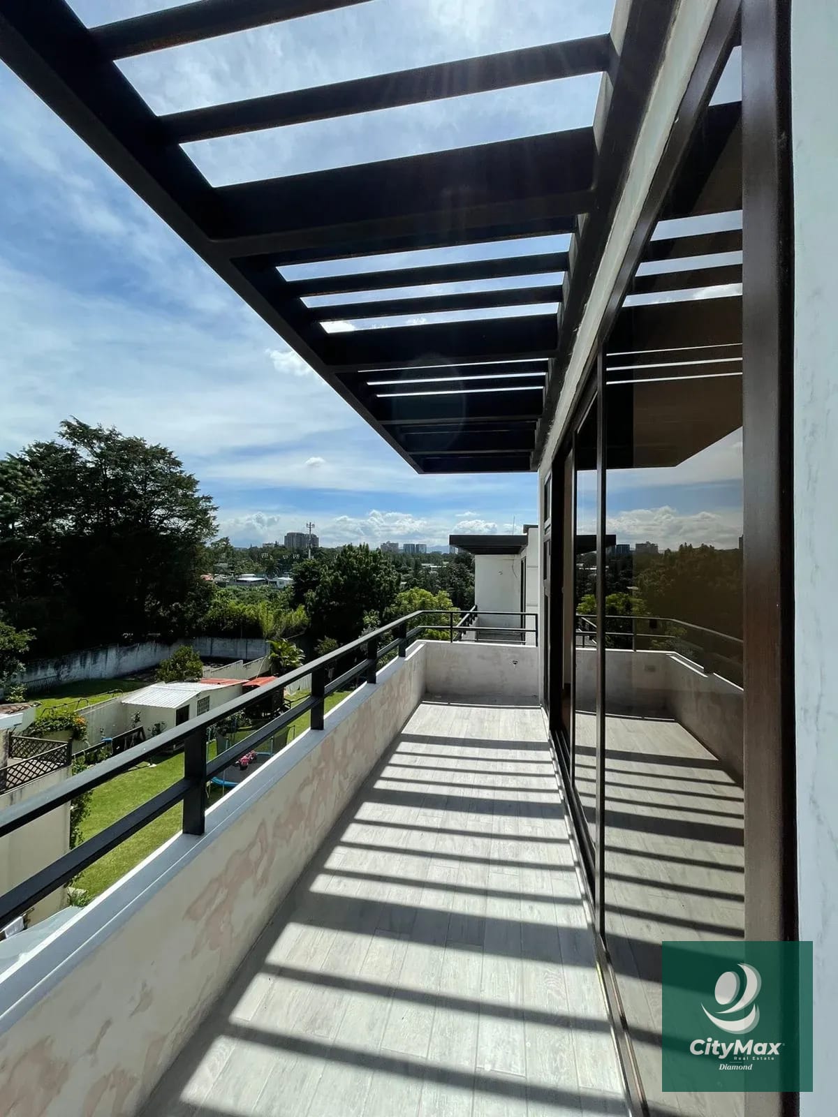 Casa dentro de Condominio en Venta en Zona 15 La Isla — Casa en Venta en Zona 15, Guatemala, Ciudad — foto 4 de 17