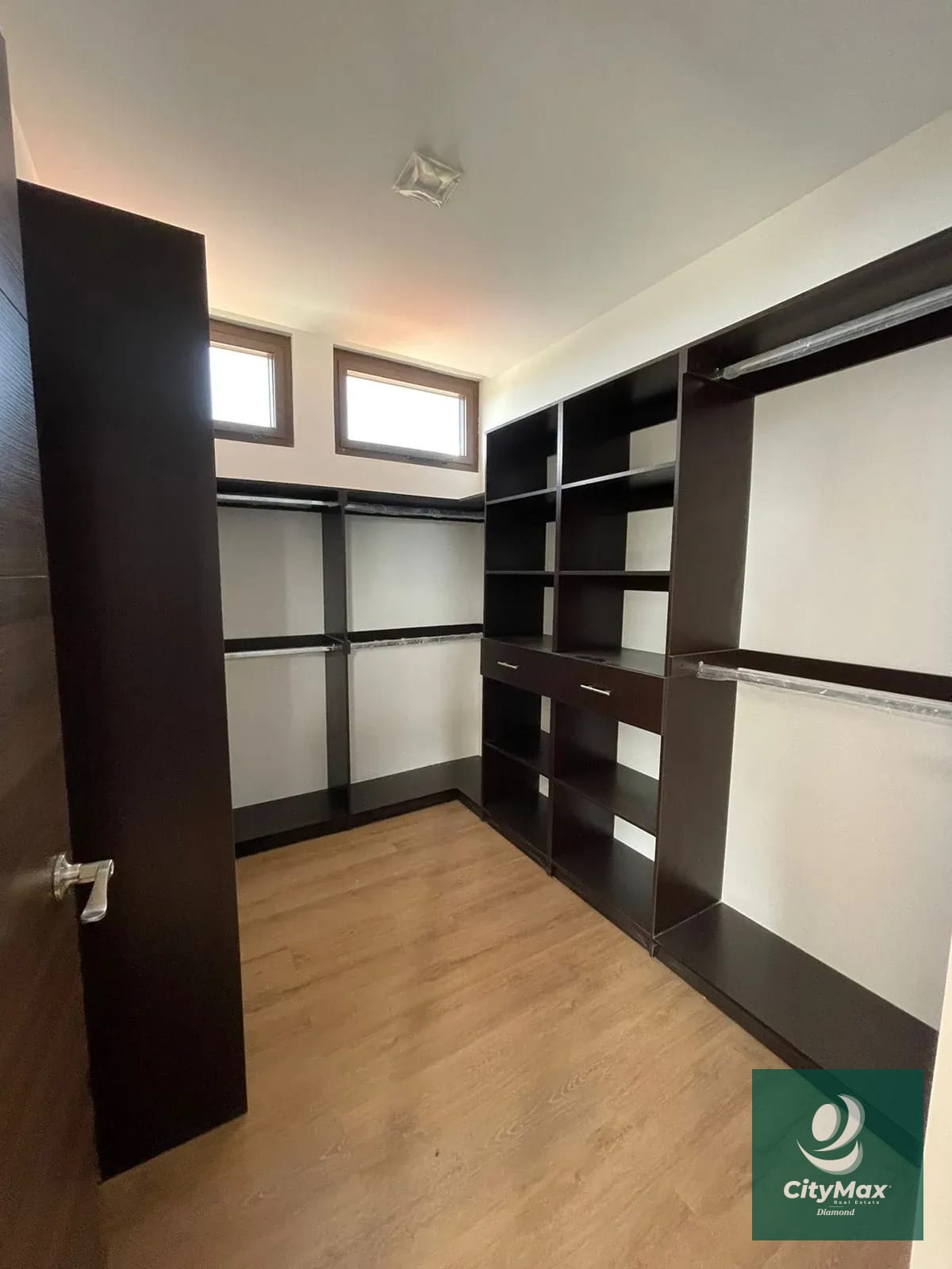 Casa dentro de Condominio en Venta en Zona 15 La Isla — Casa en Venta en Zona 15, Guatemala, Ciudad — foto 6 de 17