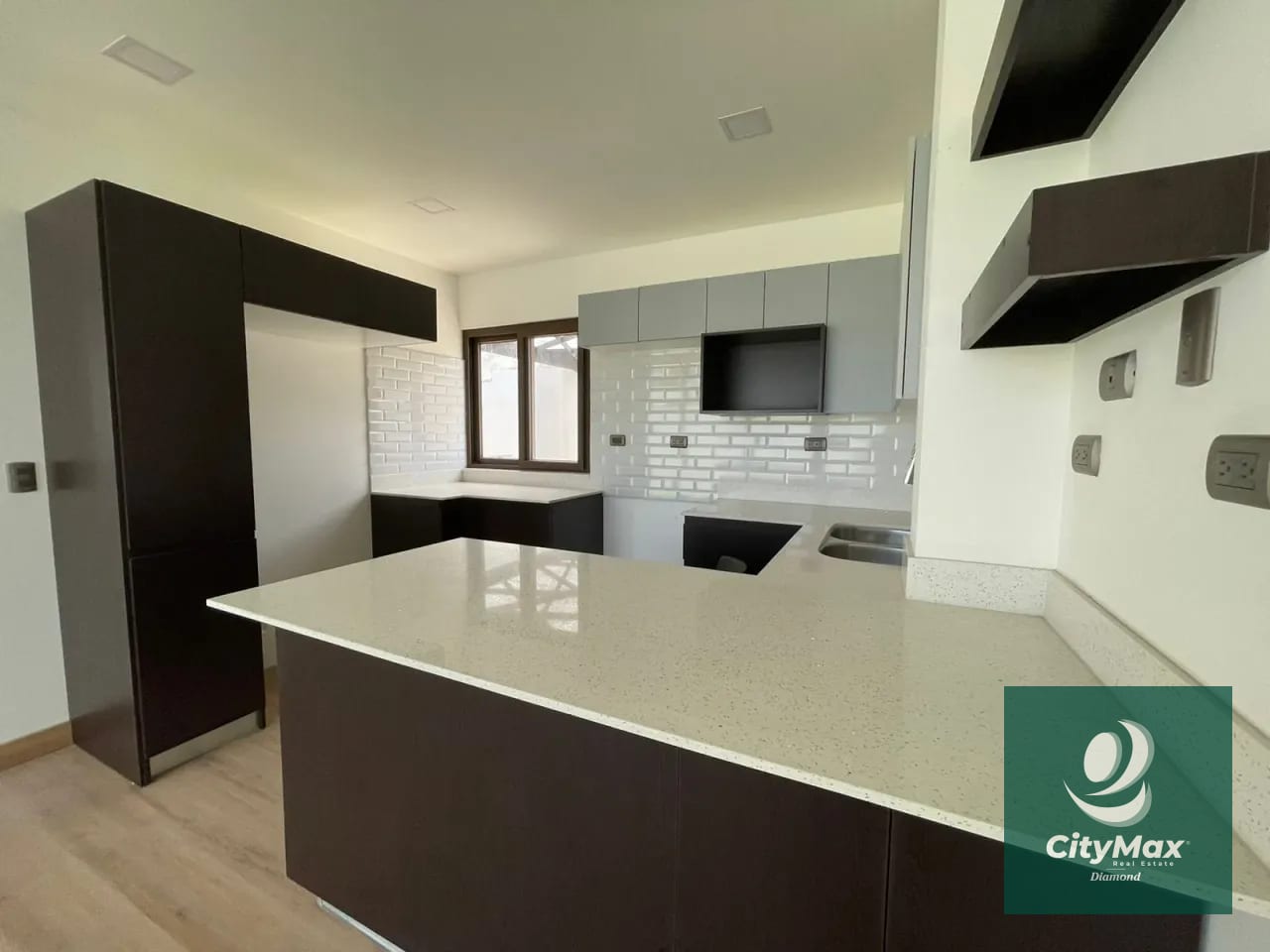 Casa dentro de Condominio en Venta en Zona 15 La Isla — Casa en Venta en Zona 15, Guatemala, Ciudad — foto 16 de 17