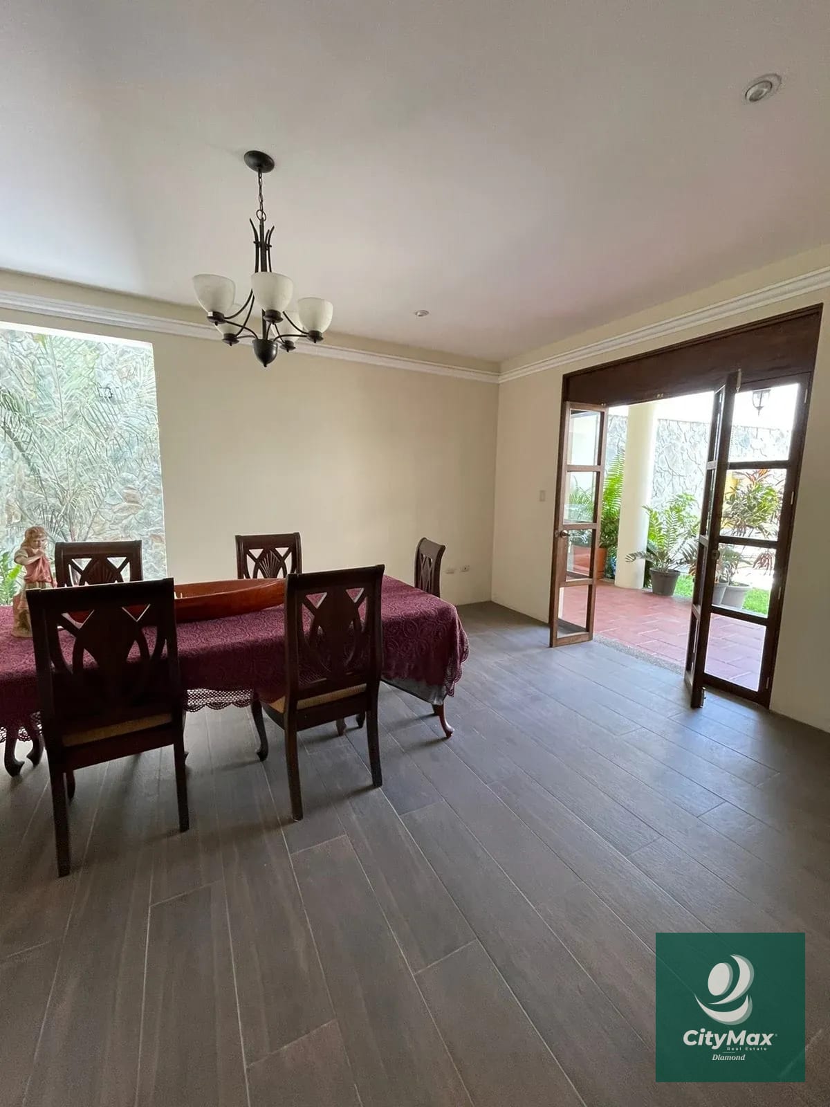 Casa en Venta en el Centro de Jutiapa sobre calle principal — Casa en Venta en Atescatempa, Jutiapa — foto 5 de 17
