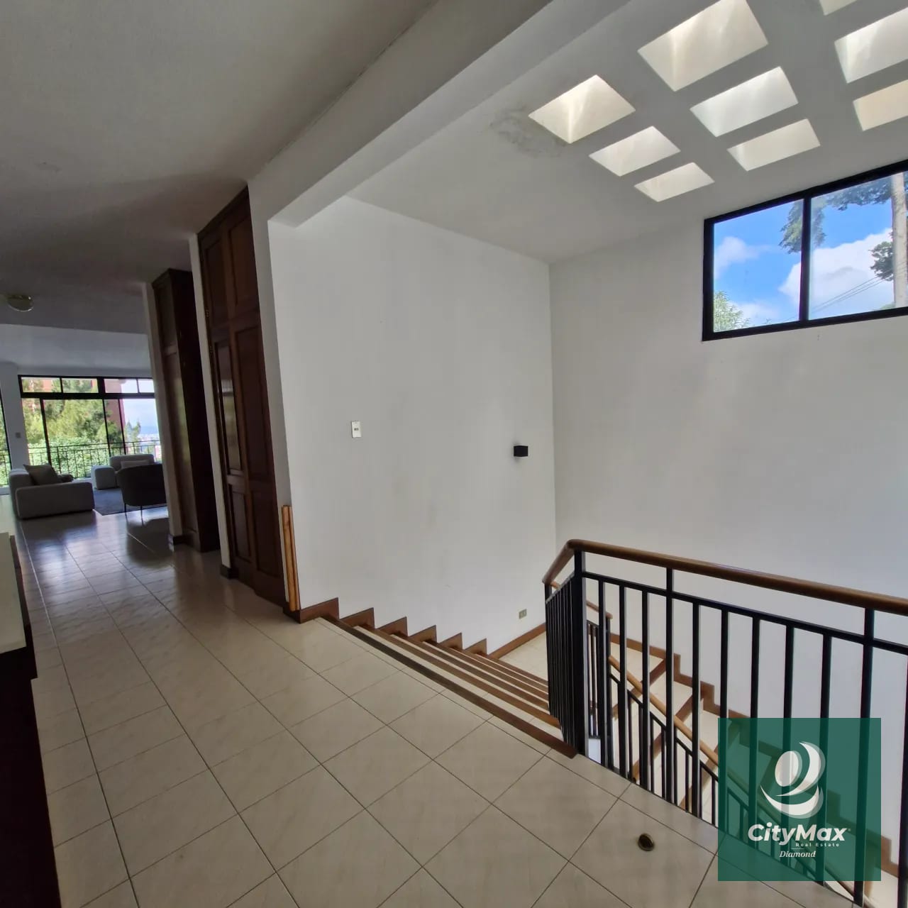Elegante Casa en Renta en Condominio Km. 8.5 Carretera al Salvador — Casa en Alquiler en km 6-10, Carretera a El Salvador, Guatemala, Ciudad — foto 2 de 17