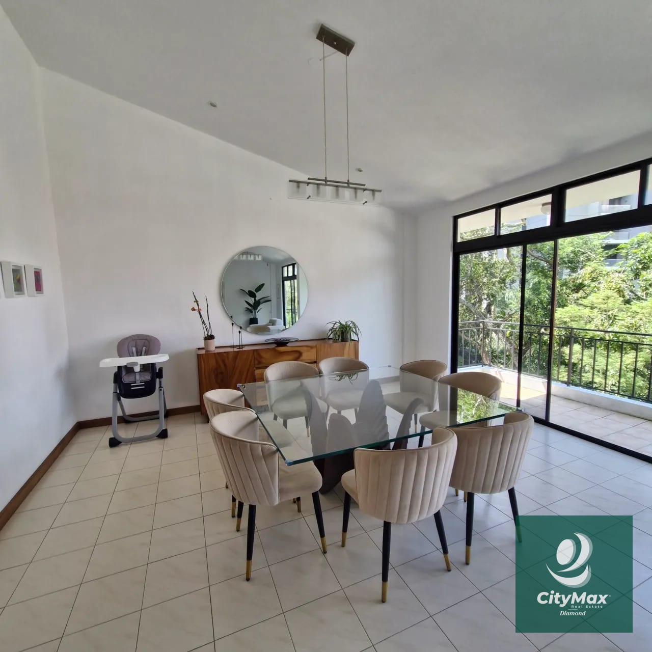 Elegante Casa en Renta en Condominio Km. 8.5 Carretera al Salvador — Casa en Alquiler en km 6-10, Carretera a El Salvador, Guatemala, Ciudad — foto 6 de 17