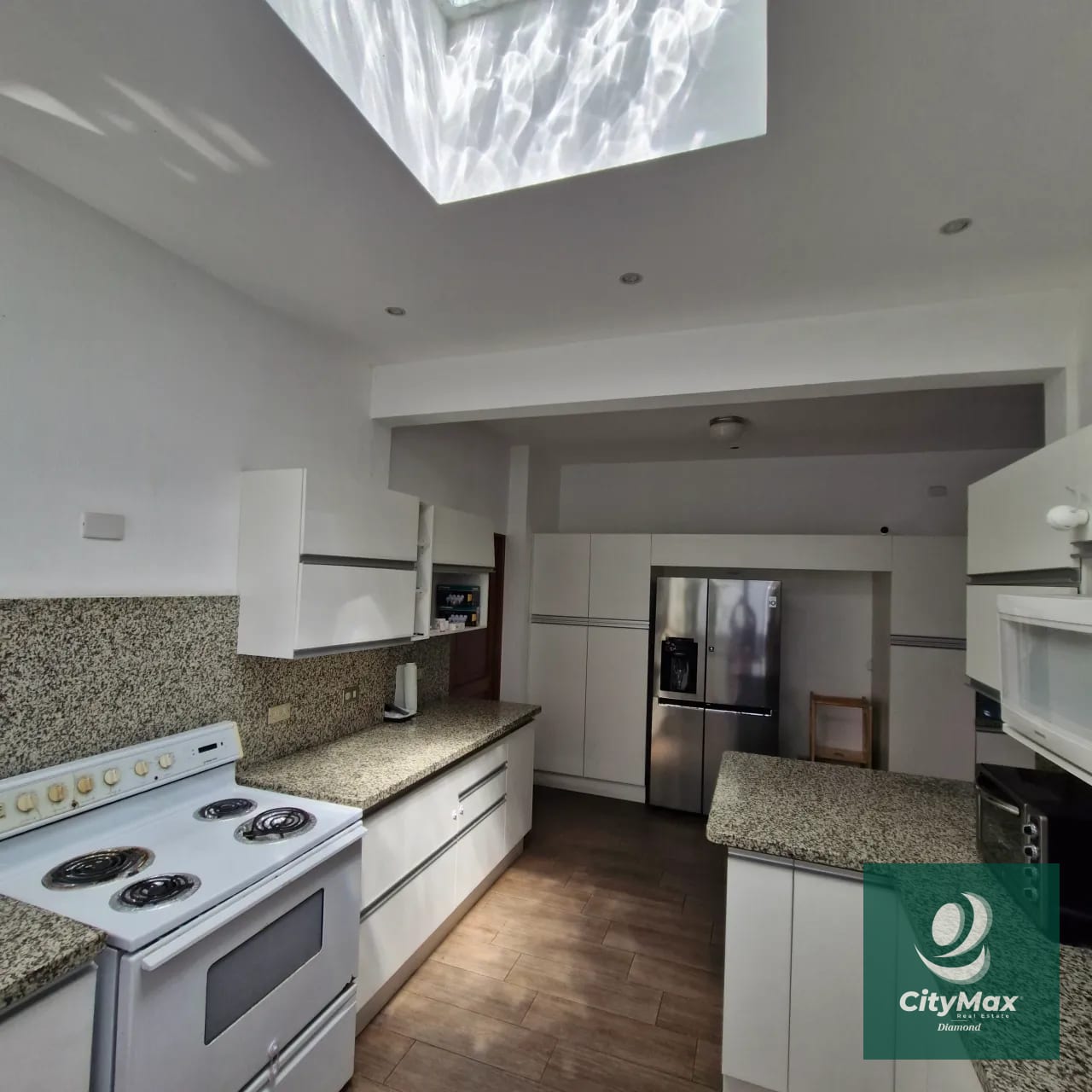 Elegante Casa en Renta en Condominio Km. 8.5 Carretera al Salvador — Casa en Alquiler en km 6-10, Carretera a El Salvador, Guatemala, Ciudad — foto 13 de 17